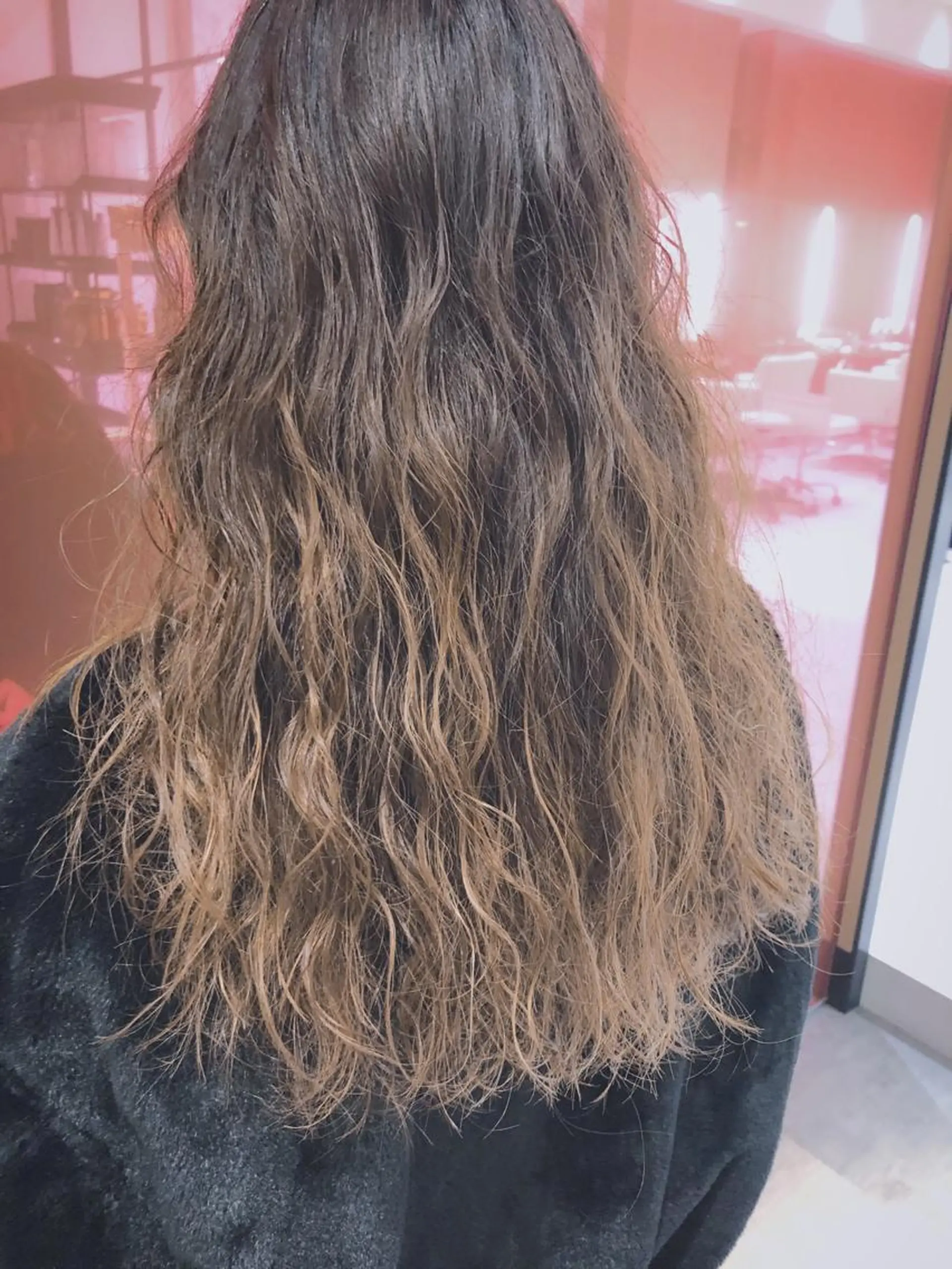ロング パーマ 河井 史織のヘアスタイル