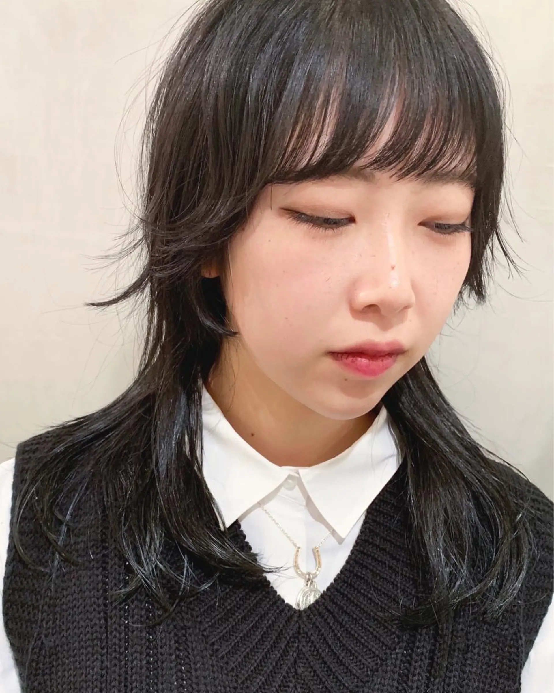 セミロング カラー ウルフカット カット ヘアカラー トリートメント 優 作のヘアスタイル