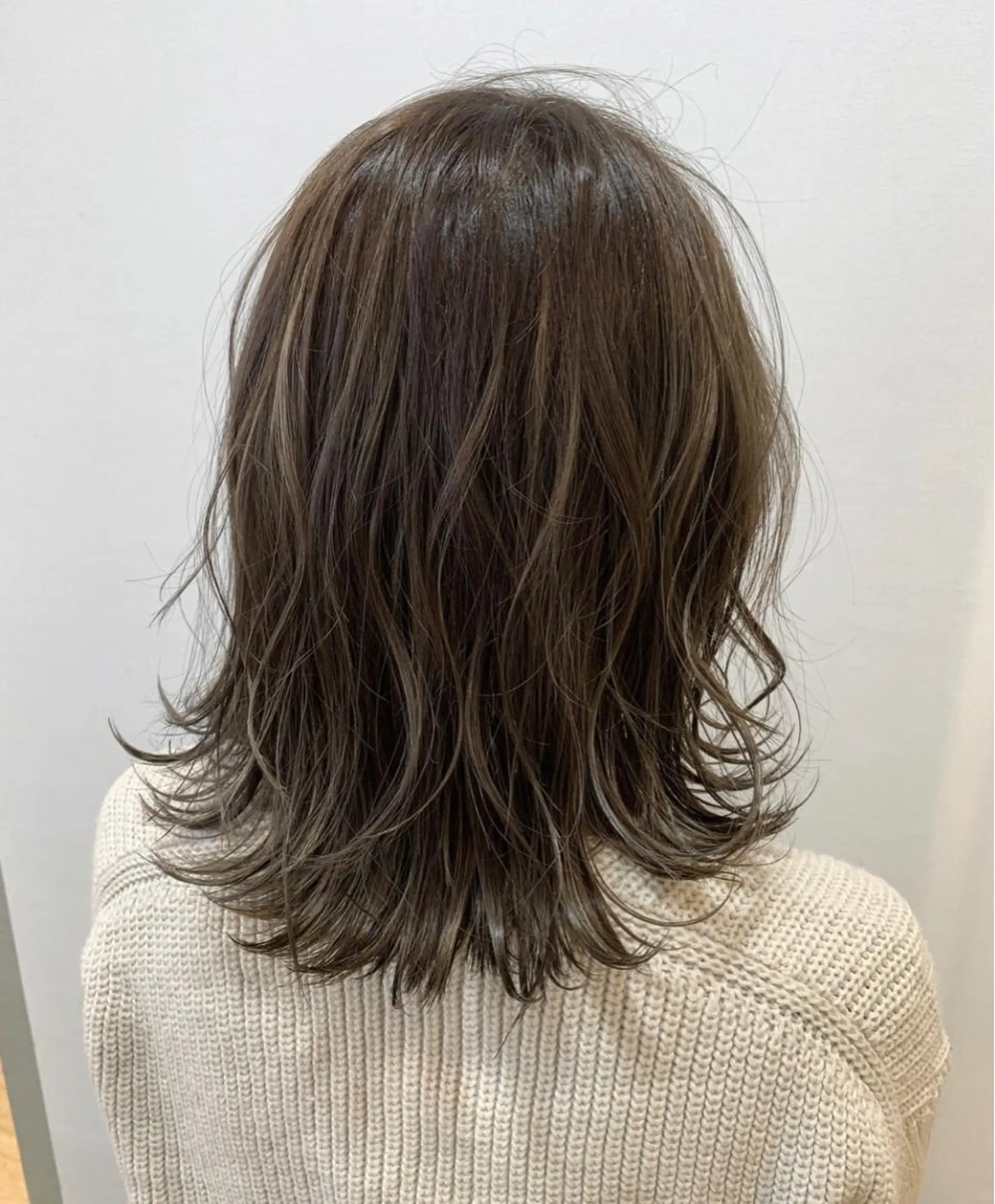 セミロング カラー box mico. mutsumiのヘアスタイル