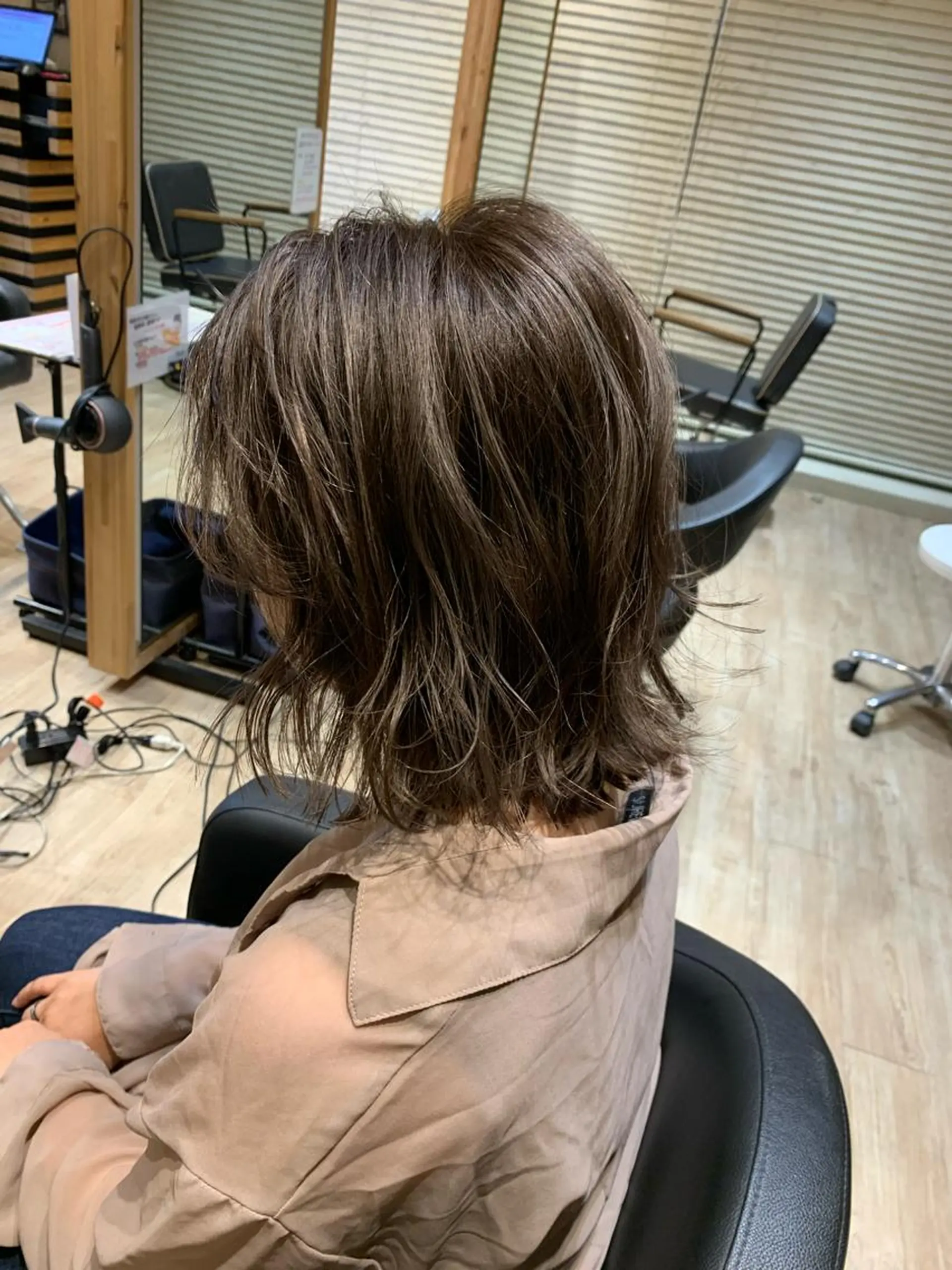 ミディアム カラー アディクシーカラー カット ヘアカラー トリートメント 大久保 隆蔵のヘアスタイル