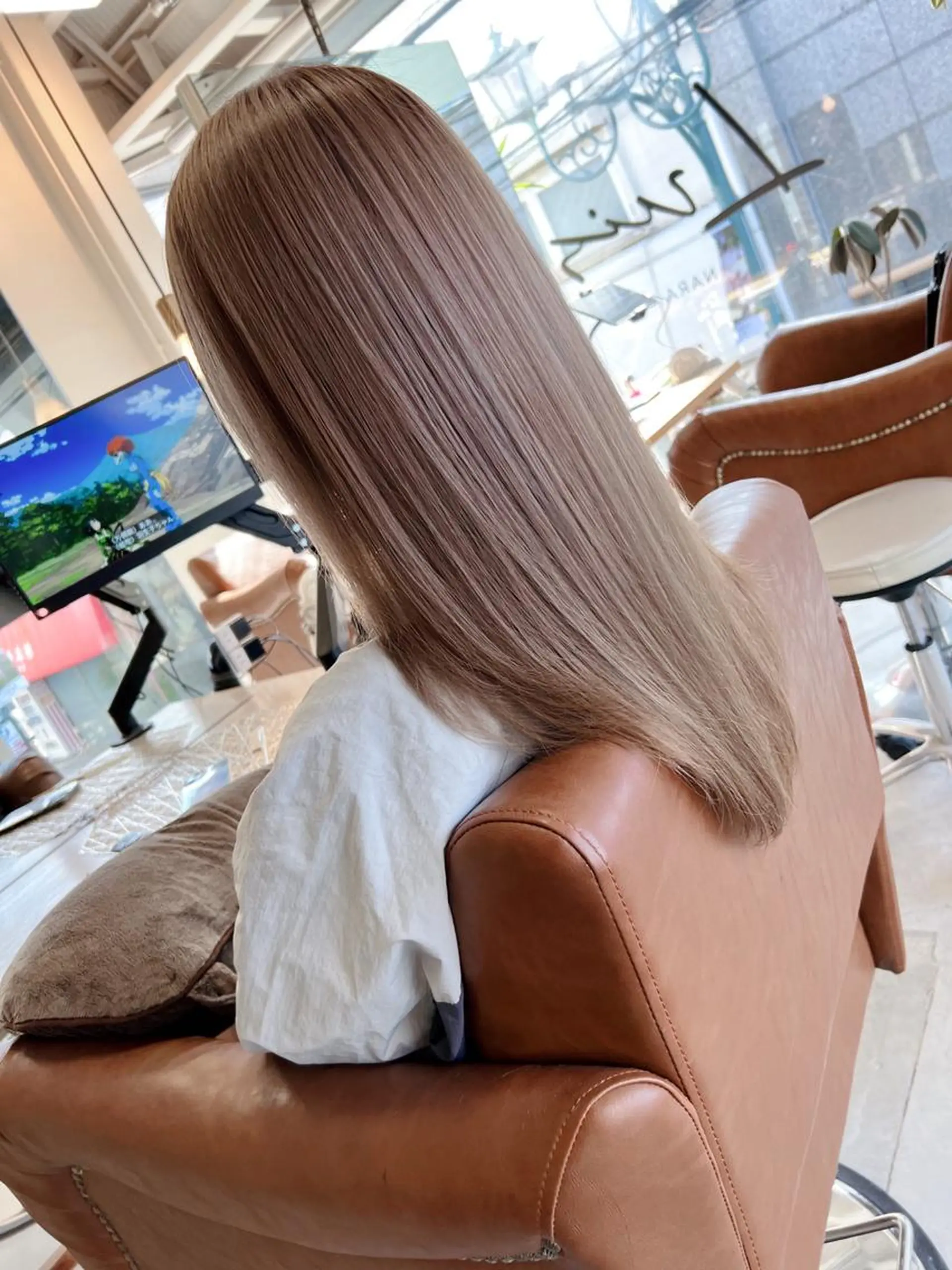 ミディアム カット ヘアカラー トリートメント 髪質改善美髪特化 ルイス奈良のヘアスタイル
