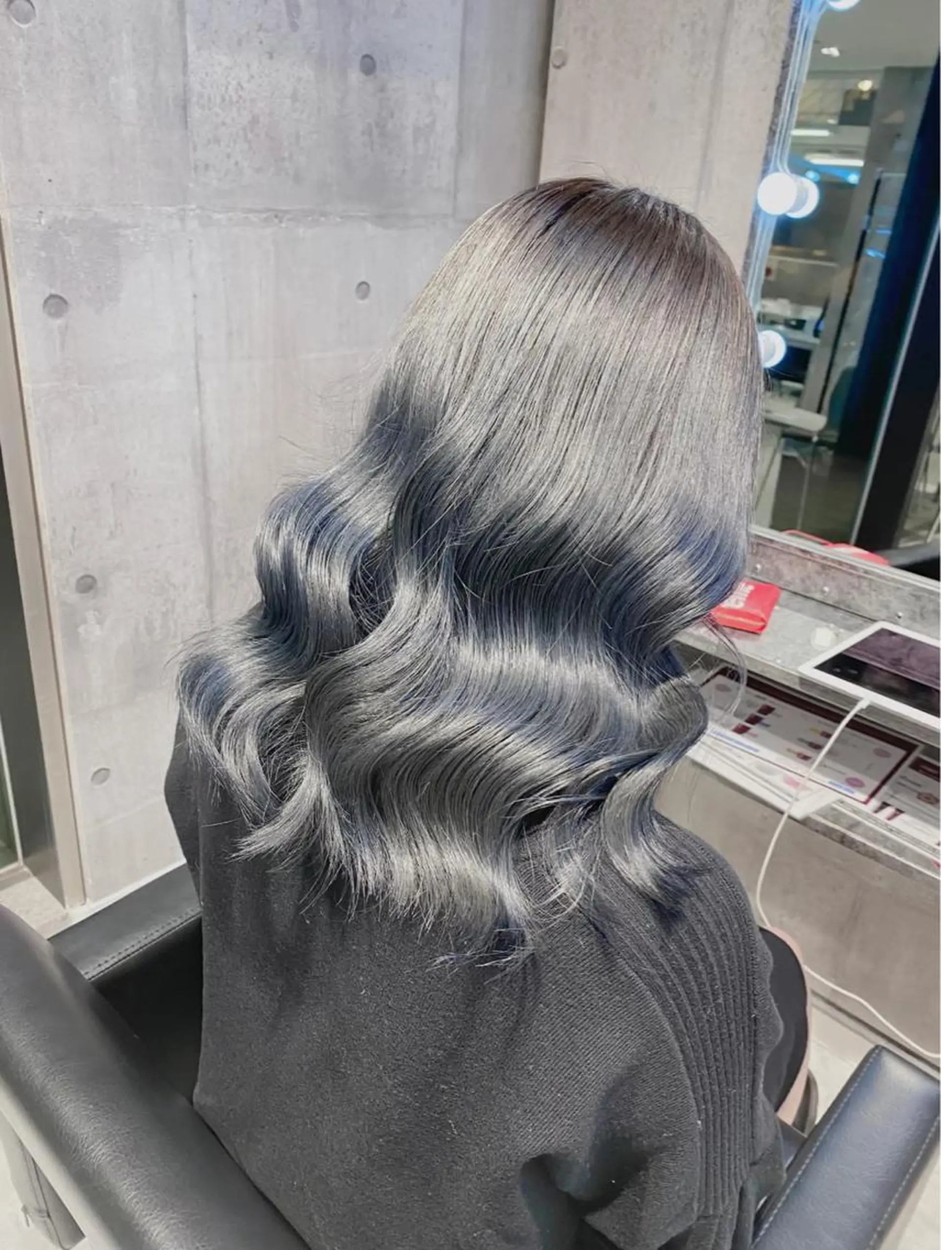 セミロング カラー カット ヘアカラー トリートメント ヘアセット 🩶【推しハイトーン 】yuzu🩶のヘアスタイル