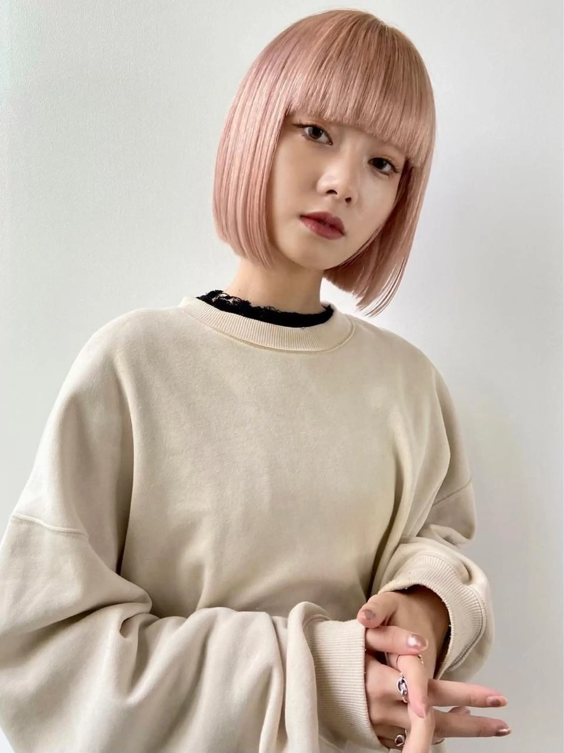 カラー ベージュカラー ブリーチ ケアブリーチ ピンクカラー ピンクベージュ カット ヘアカラー トリートメント レイヤーカット ハイトーンウエダのヘアスタイル