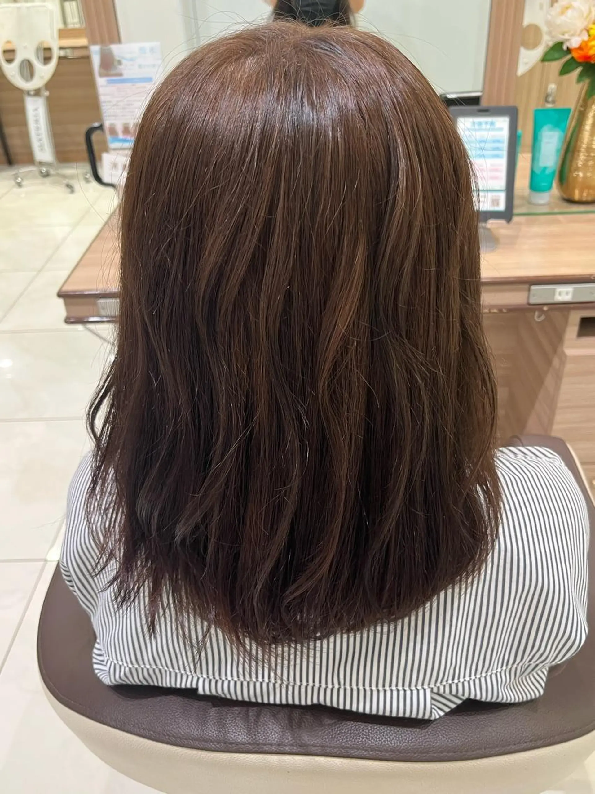 カラー ブリーチ 縮毛矯正 伊佐 愛のヘアスタイル