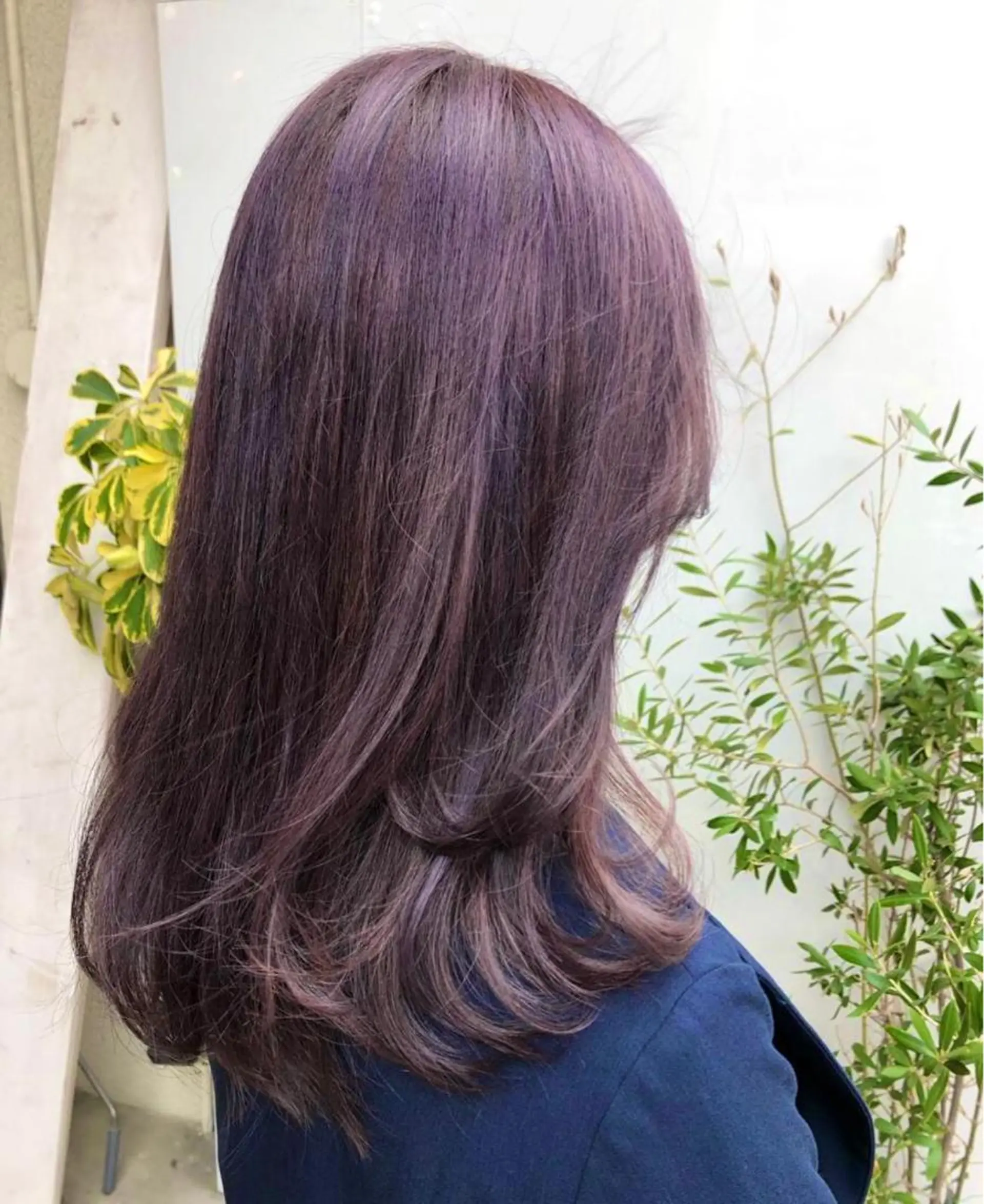 セミロング カラー バイオレットカラー ヘアカラー トリートメント 新井 友菜のヘアスタイル