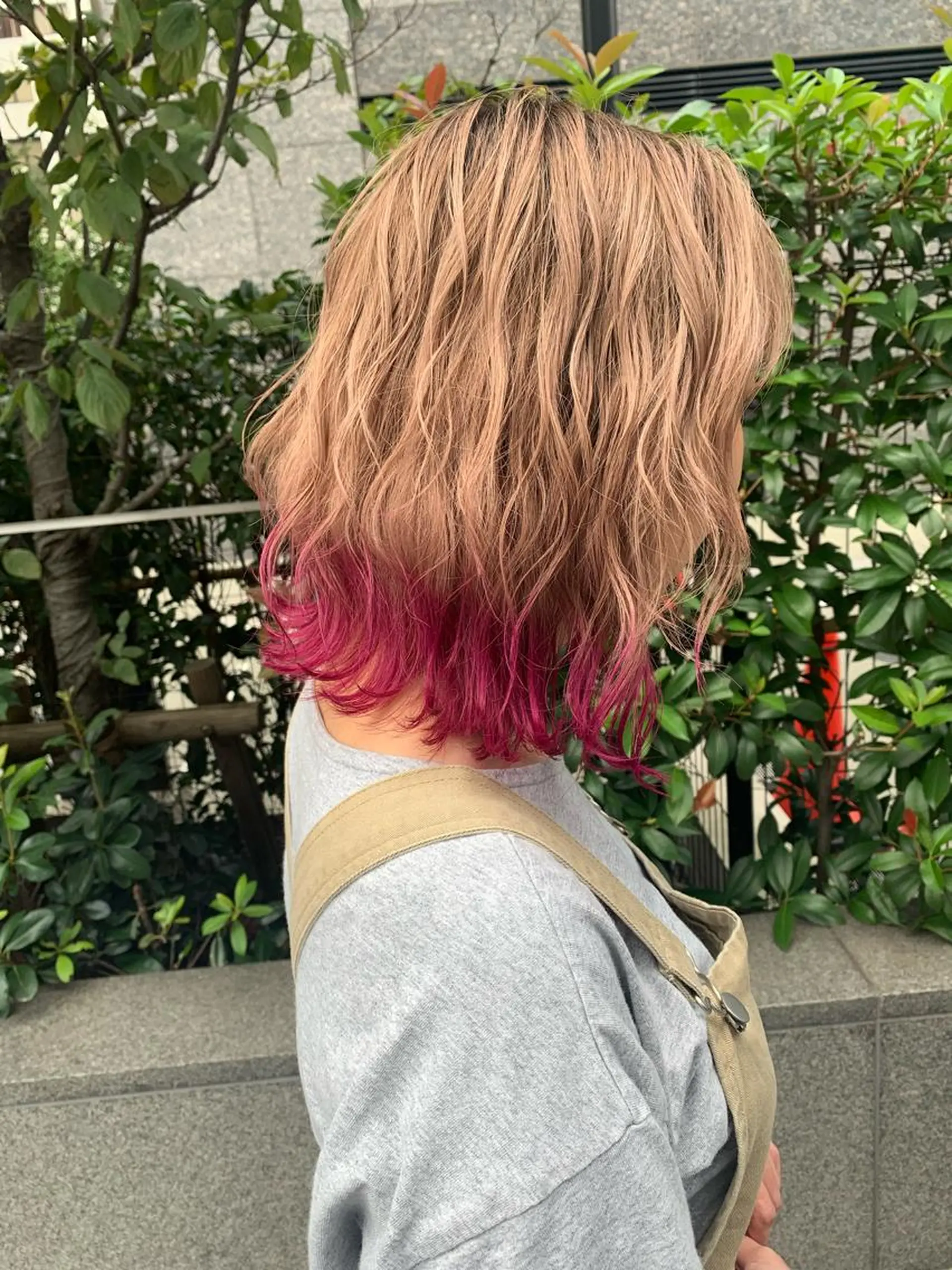ミディアム カラー ダブルカラー イヤリングカラー ハイライトカラー イルミナカラー インナーカラー ダブルカラー　/ インナーカラーMiiのヘアスタイル