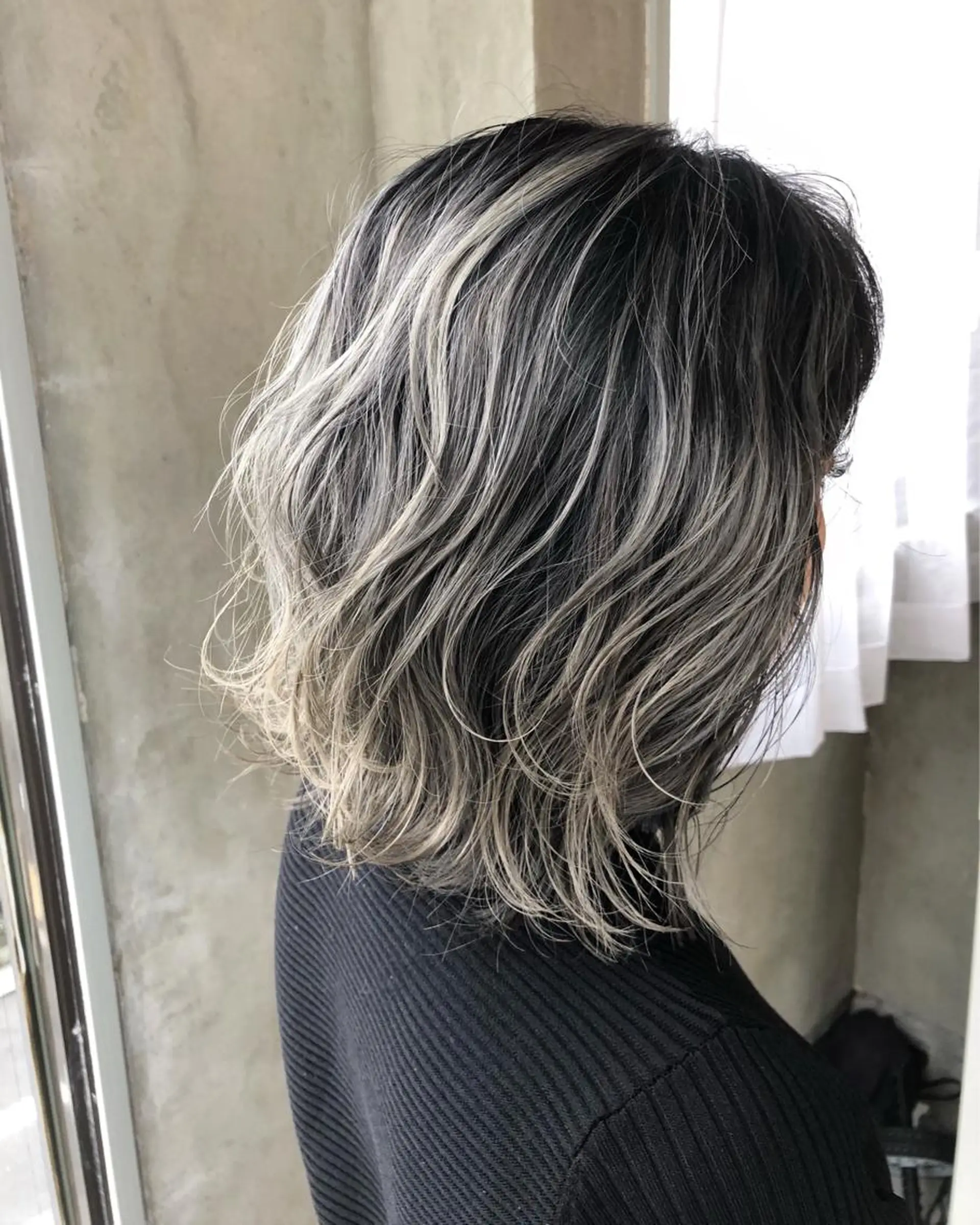 ミディアム カラー カット ヘアカラー 岡本 一平のヘアスタイル