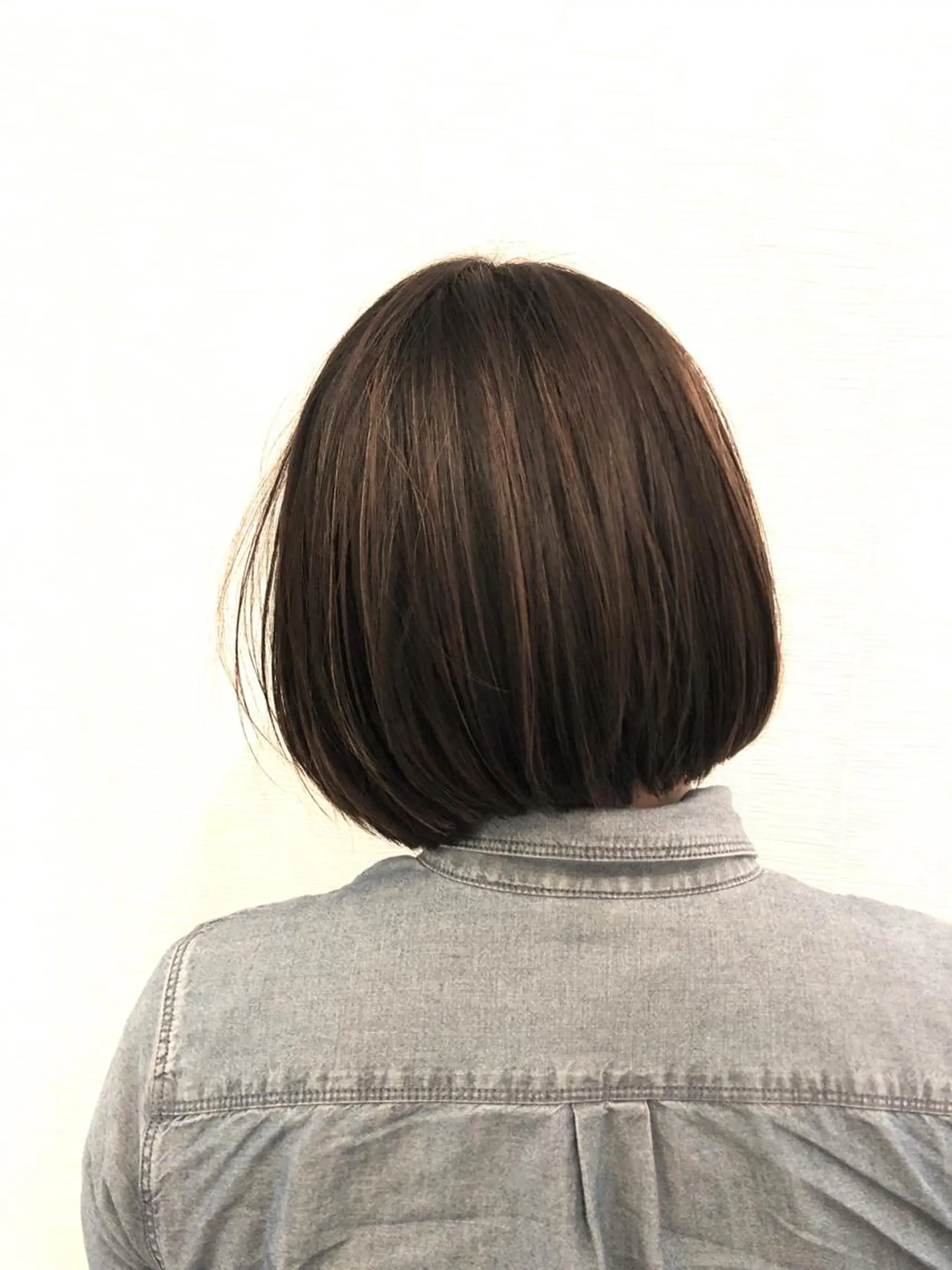 ミディアム カラー ハイライトカラー ボブ ハイライト カット ヘアカラー トリートメント 平川 友希子のヘアスタイル