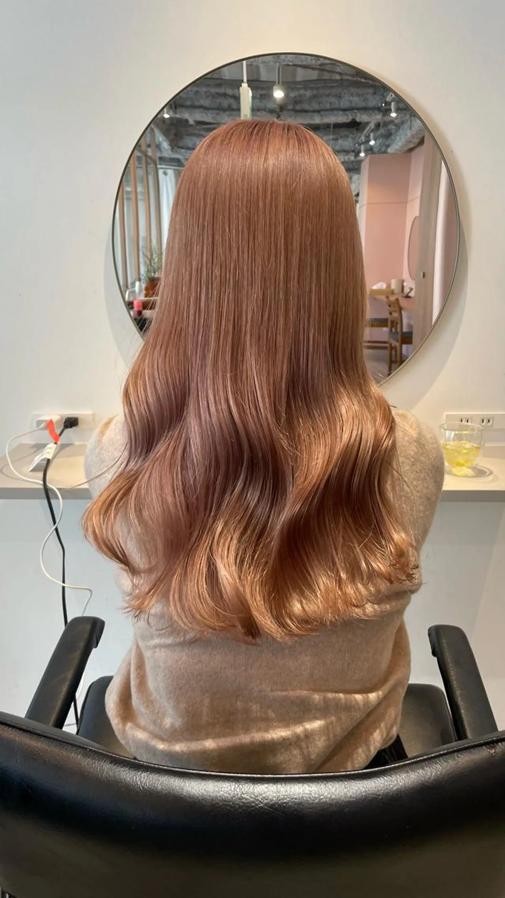 ロング カラー ヘアアレンジ ベージュカラー ブリーチ ピンクカラー ピンクベージュ ヘアカラー ゆるふわガーリーst yle🩰yuukaのヘアスタイル