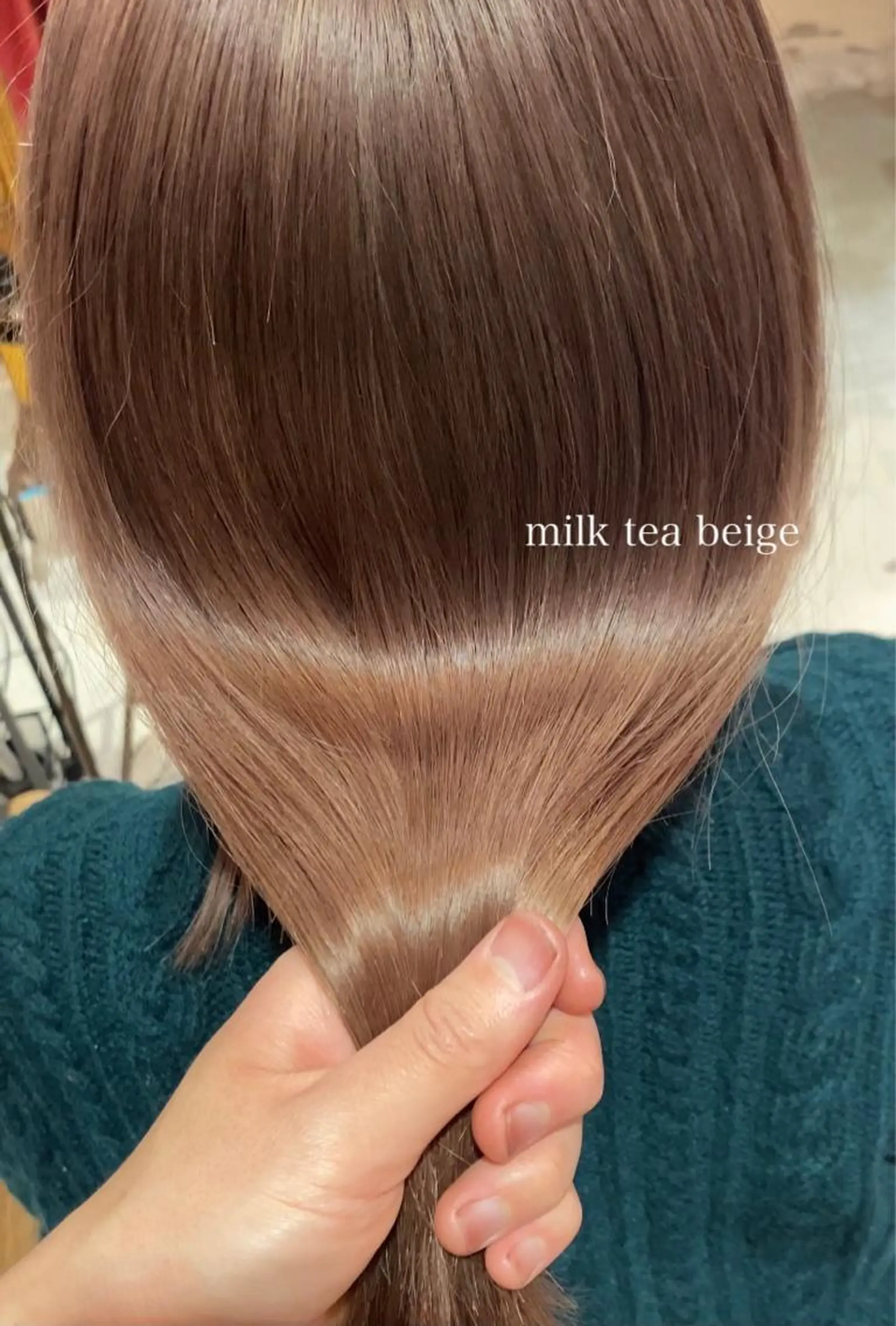 セミロング カラー THE DAY所属・AKI HASHIMOTOのヘアスタイル