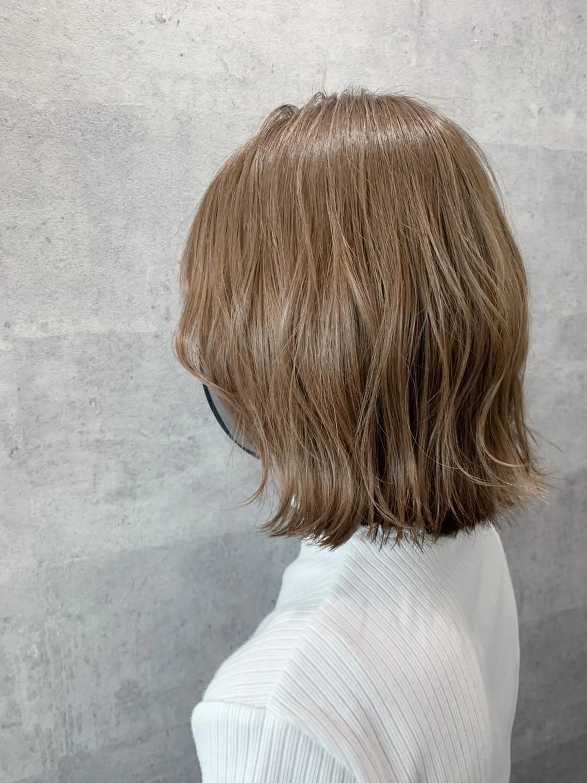 ショート カラー ベージュカラー ブリーチ ミルクティーベージュ _WHITE 天神店 YUMEKA🐻のヘアスタイル