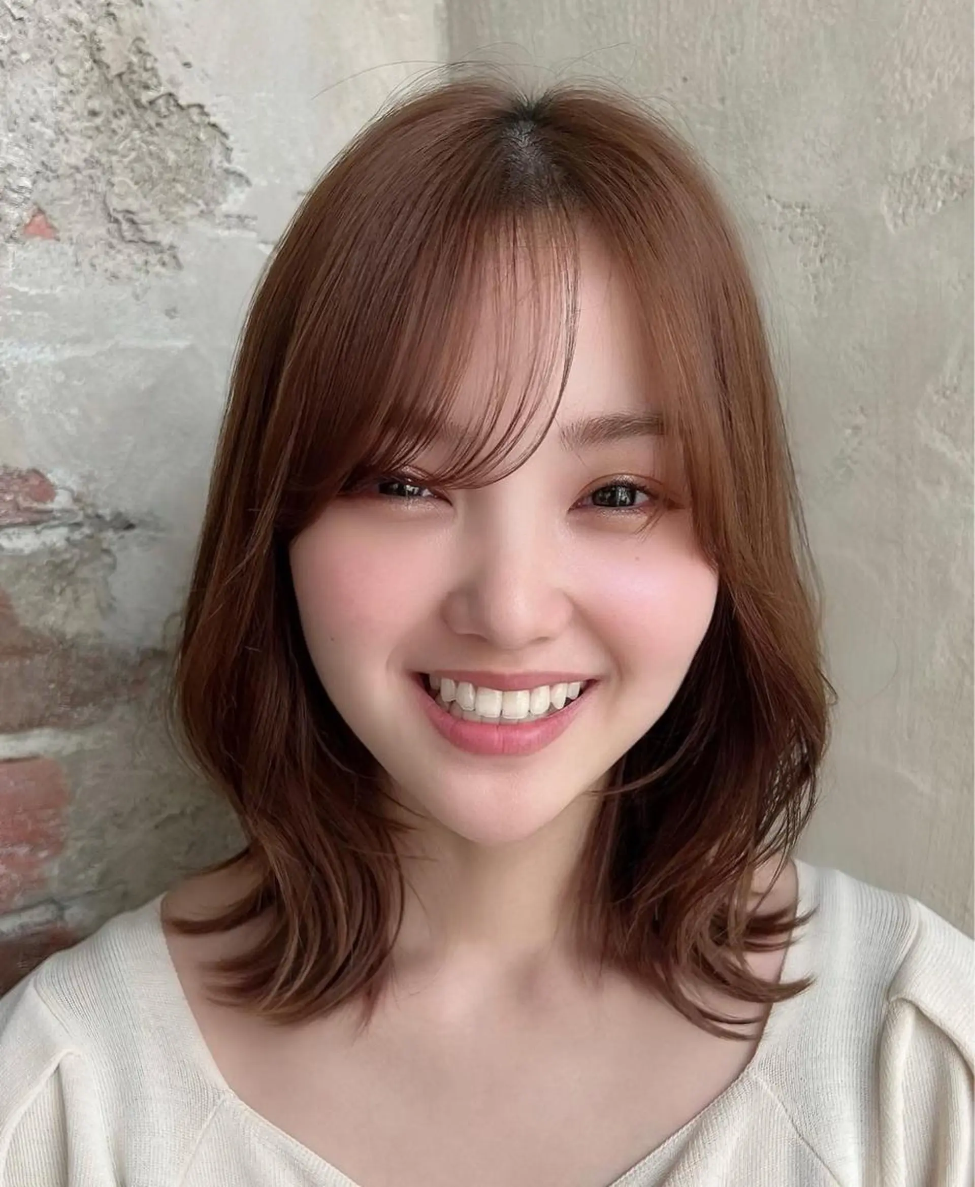ミディアム カラー ベージュカラー ブラウンカラー くびれヘア 髪質改善 縮毛矯正 カット ヘアカラー トリートメント 🧡くびれヘア/前髪 顔周り🧡久原結衣のヘアスタイル