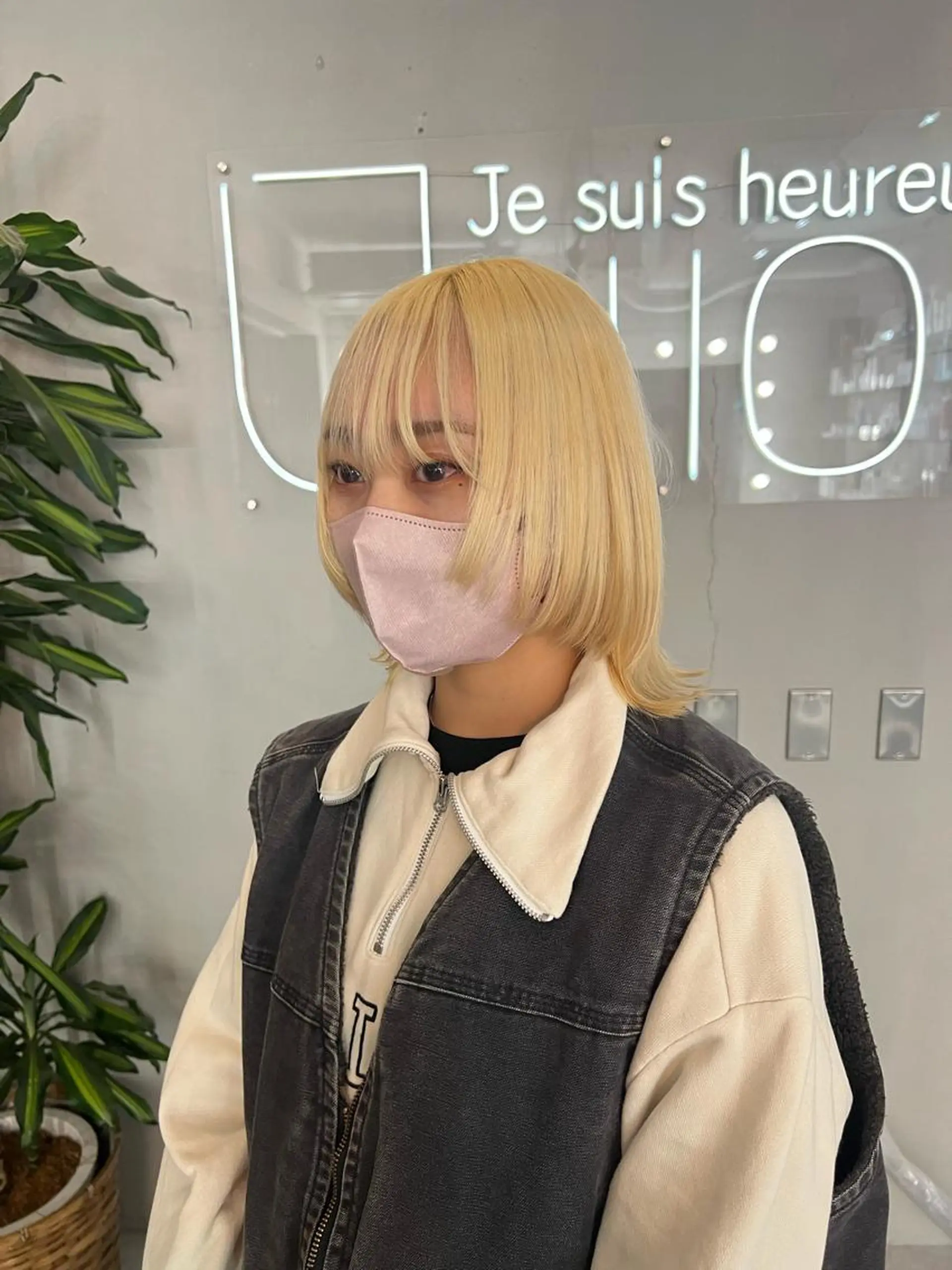 ミディアム カラー ブリーチ 抜きっぱなしブロンド ブロンド ウルフカット ヘアカラー je suis heureuse所属・ハイライトカラー 🌀ゆい❣️のヘアスタイル