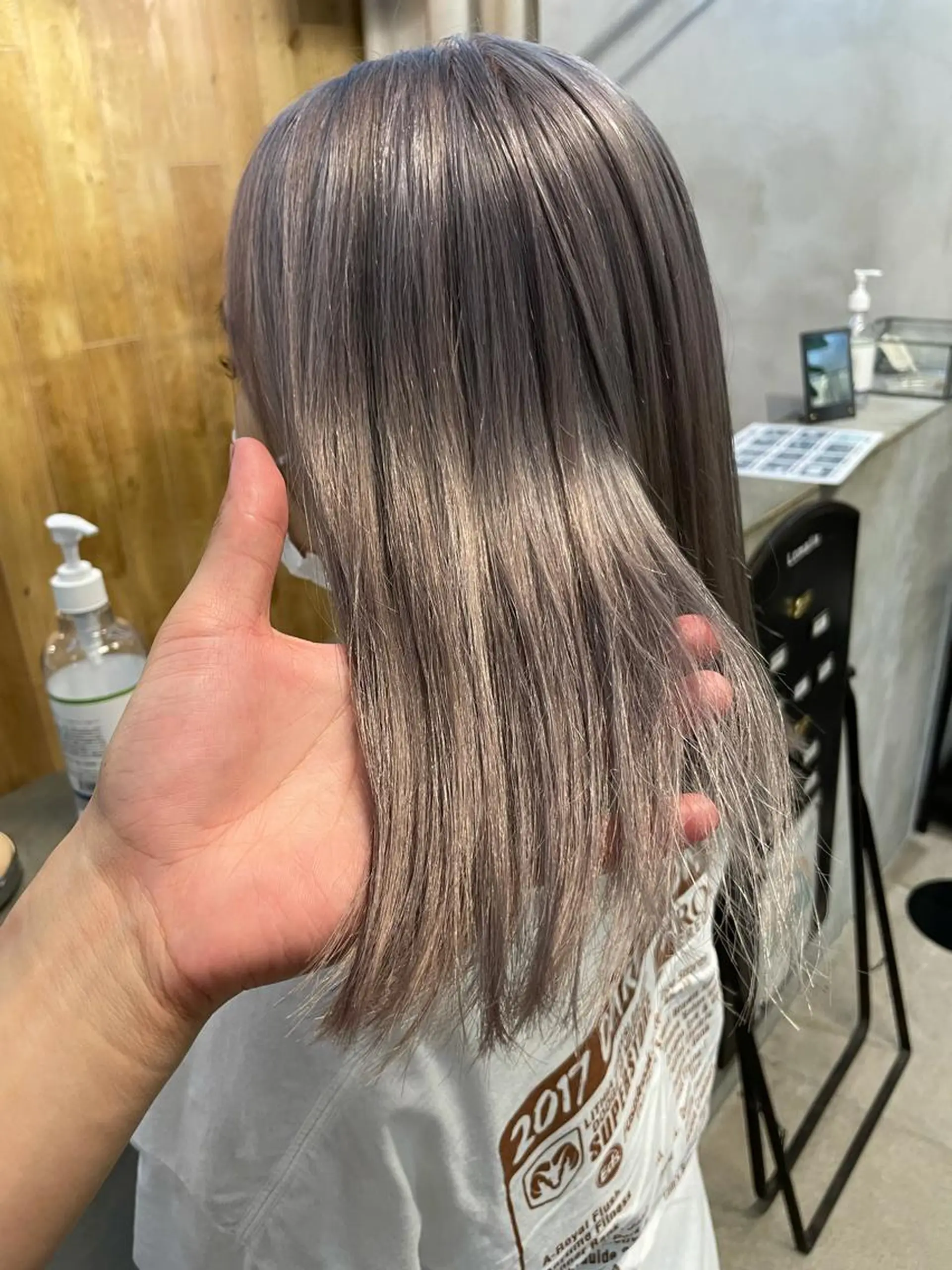 ミディアム ヘアカラー 林 隆平のヘアスタイル