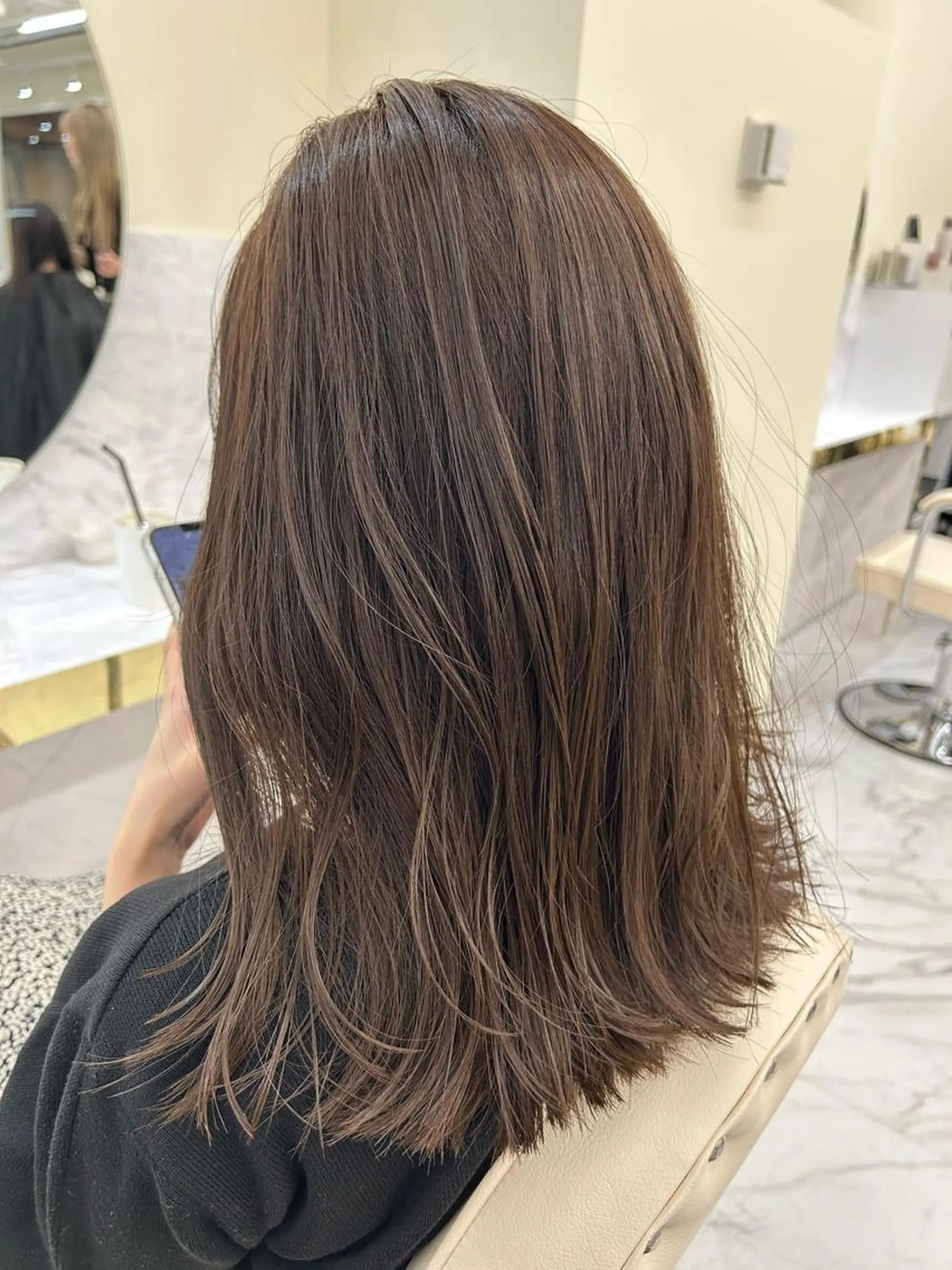 セミロング 髪質改善カラー 🫧川井麻由のヘアスタイル
