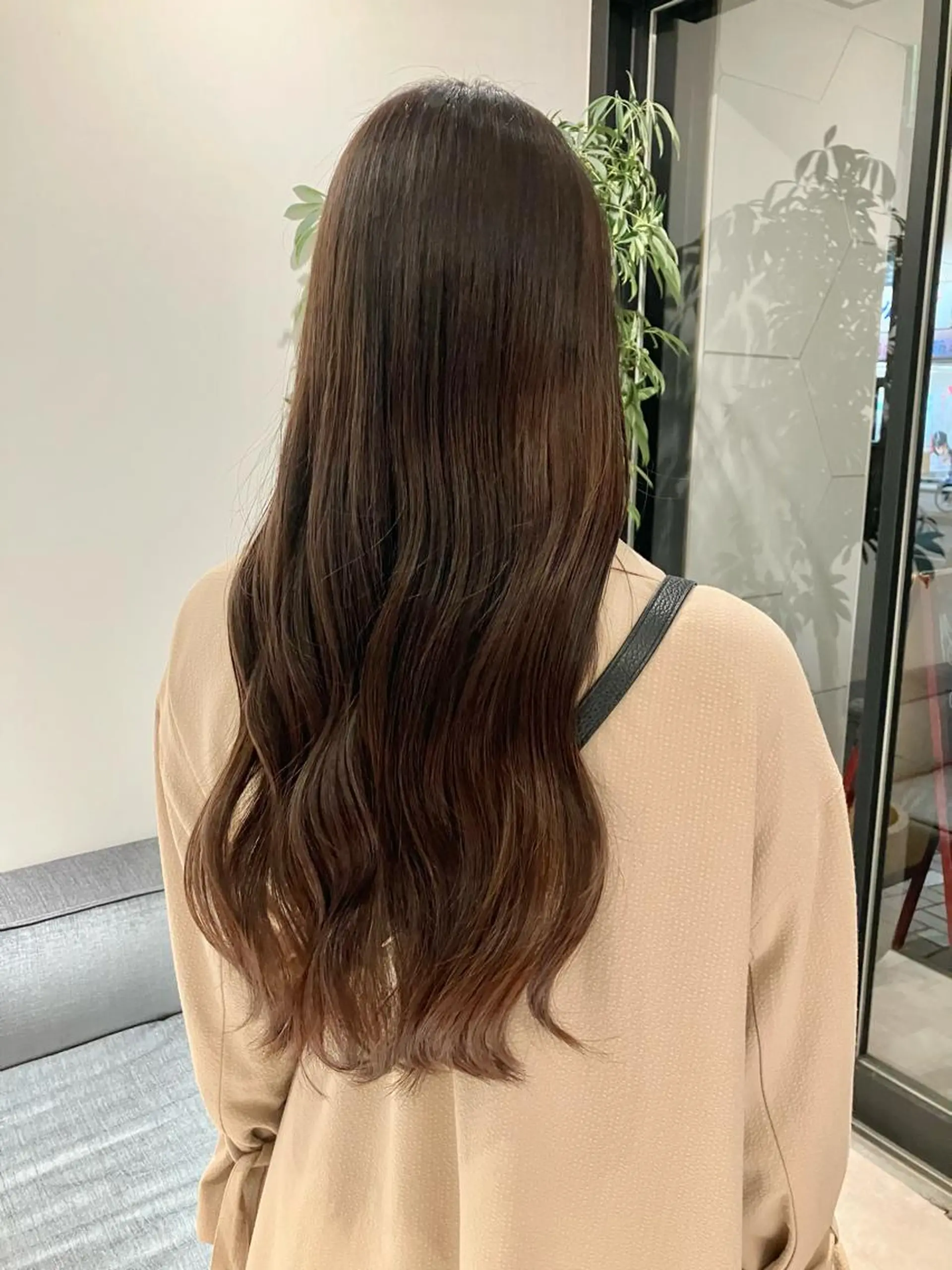 ロング カラー ブラウンカラー ナチュラルブラウン サキ🤍ハイトーン 🩰くびれ巻きヘアのヘアスタイル