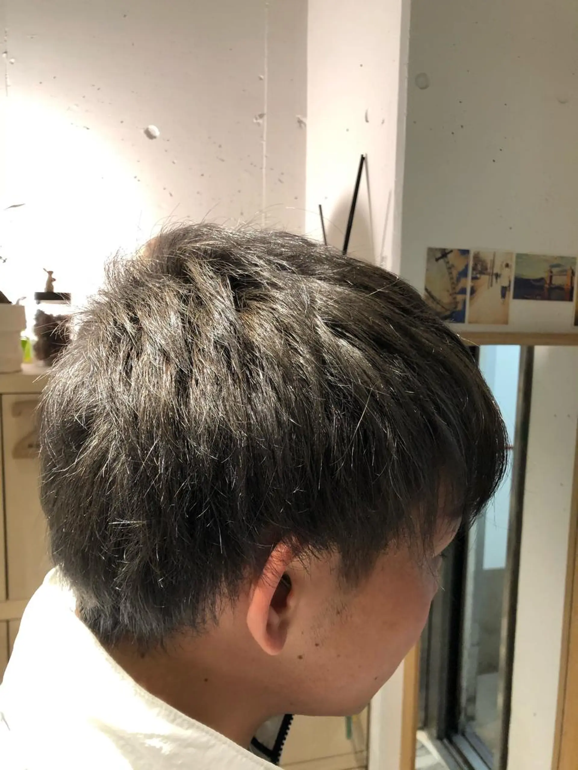 ショート カラー メンズ ベージュカラー フォギーベージュ 新宿韓国風レイヤー カット内田智大のヘアスタイル
