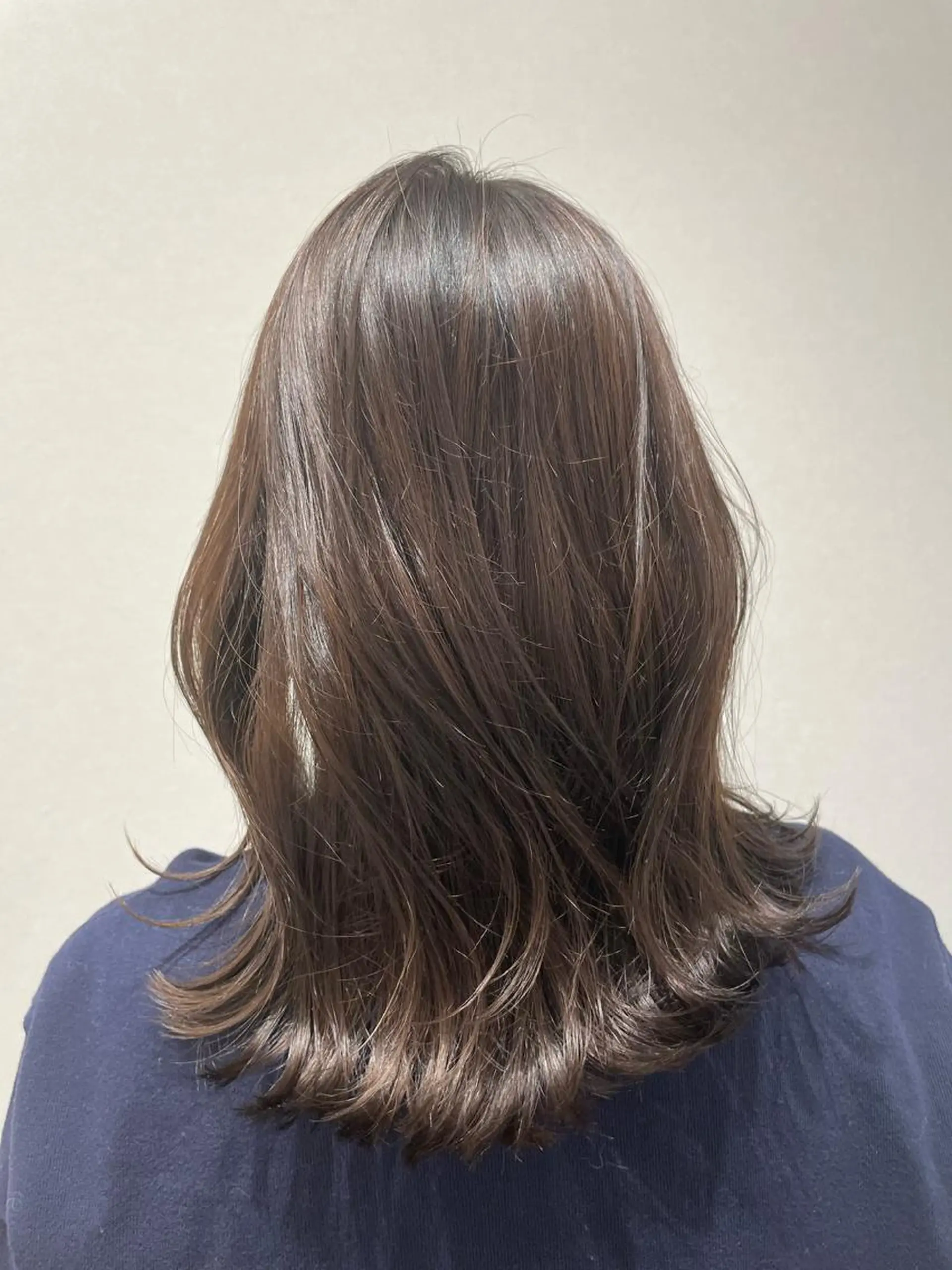 セミロング 透け感カラー asukaのヘアスタイル