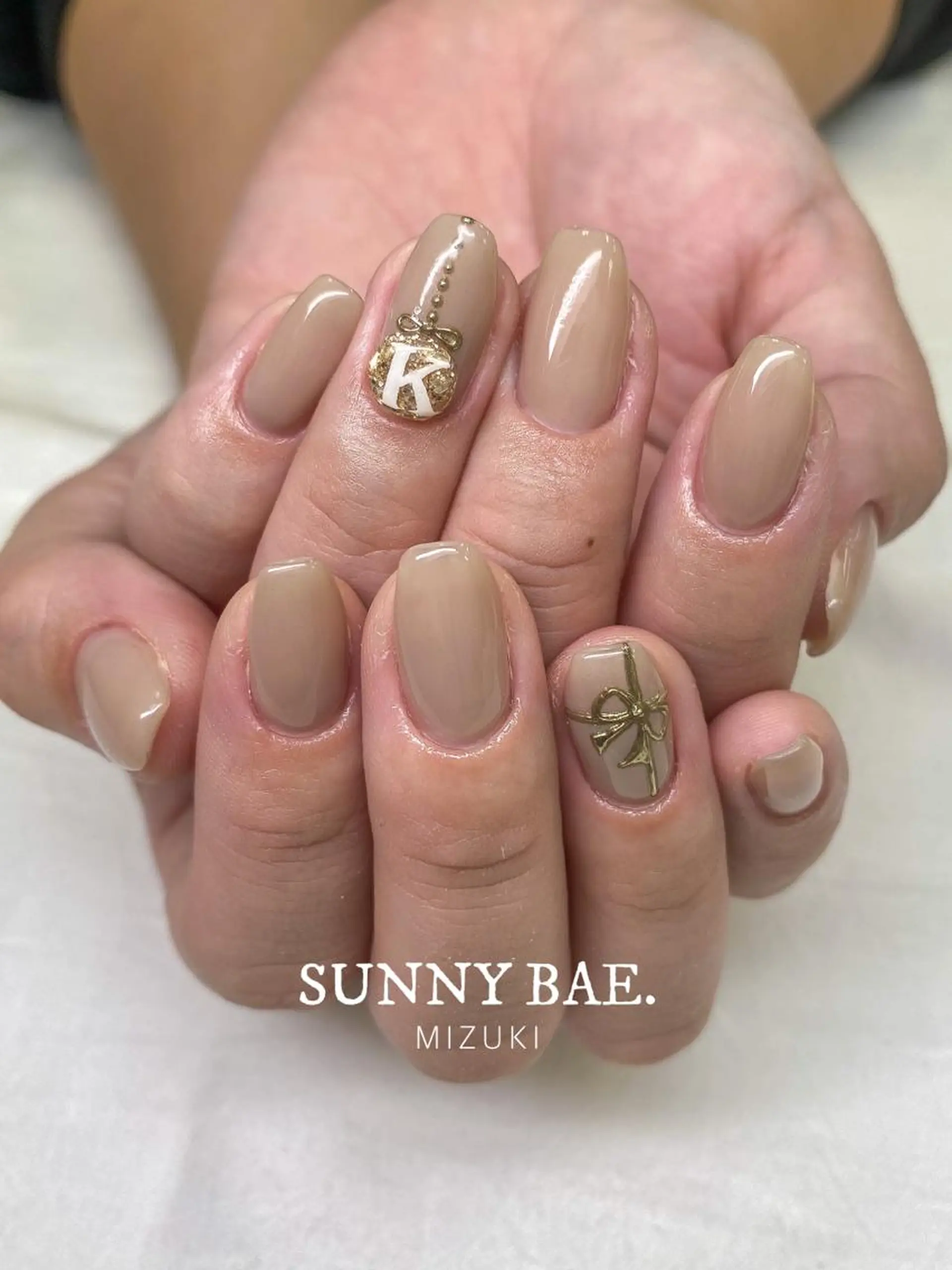 ネイル ミラーネイル リボン 冬ネイル クリスマス SUNNY BAE. 🌼MIZUKIのネイルデザイン