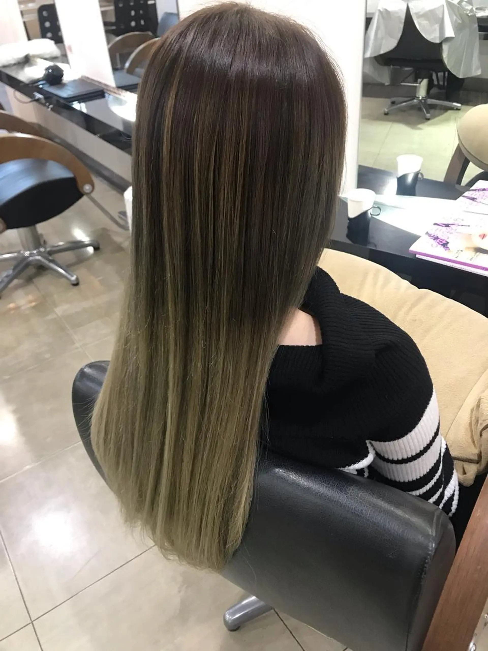 ロング カラー ヘアアレンジ バレイヤージュ レイヤーカット ヘアカラー DISCOHAIRsanc（ルジャルダン町田）所属・烏山 達也のヘアスタイル