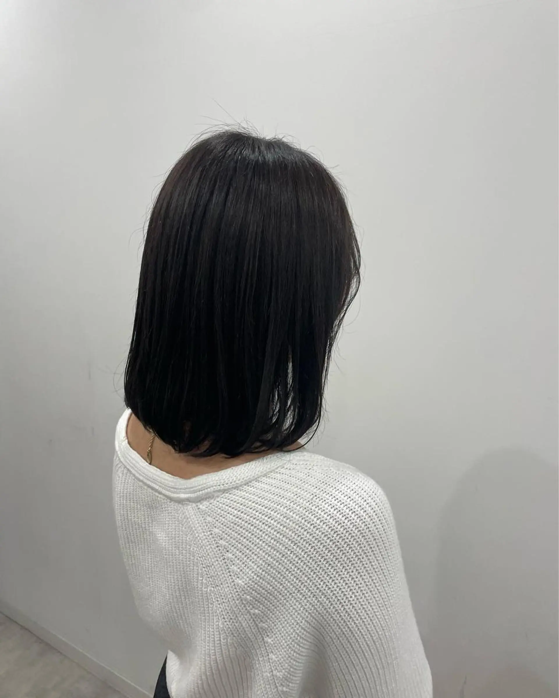 ミディアム カット ヘアカラー トリートメント ニシザカ マナのヘアスタイル