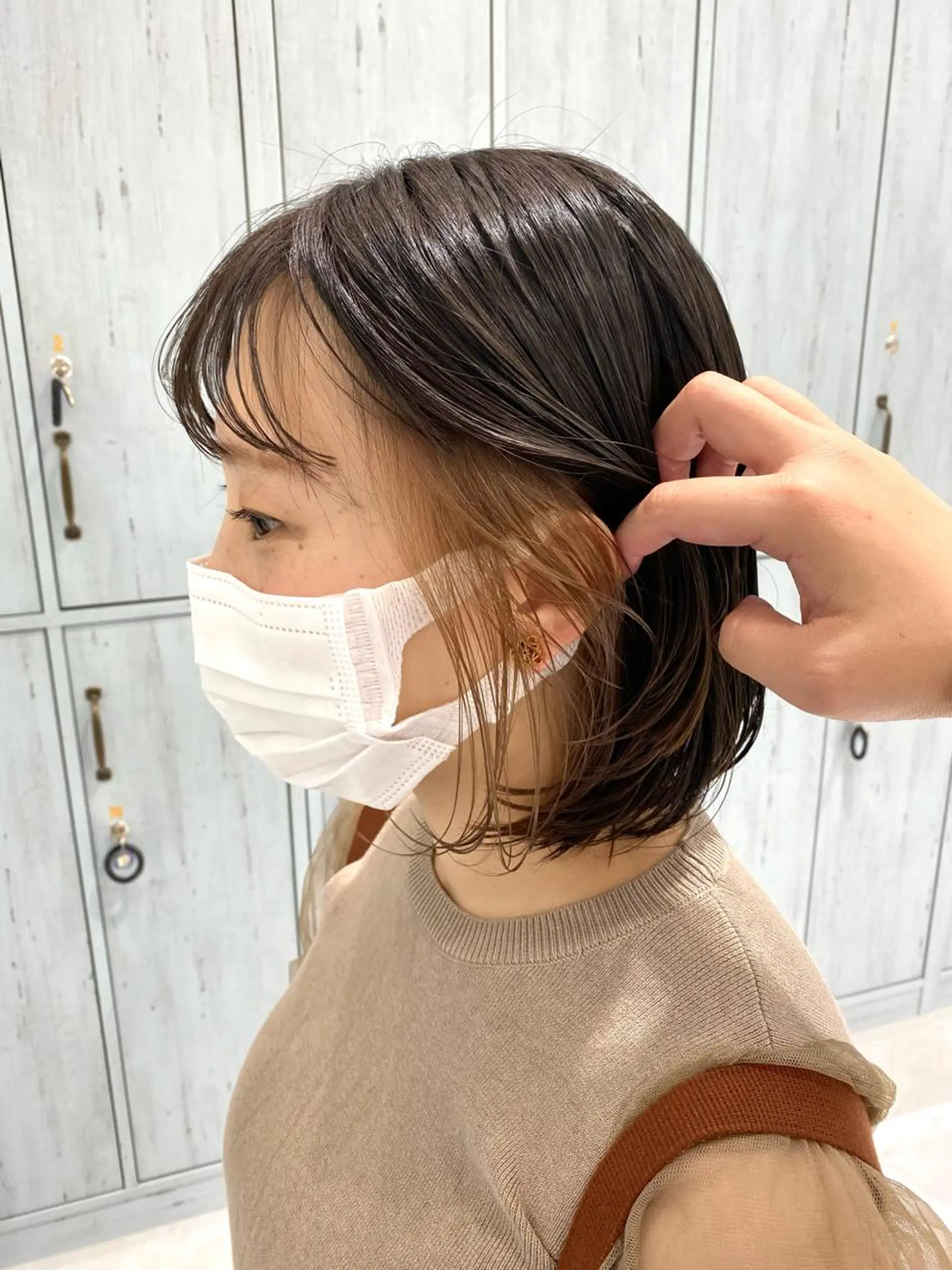 ミディアム カラー ベージュカラー イヤリングカラー 中川 茜里のヘアスタイル