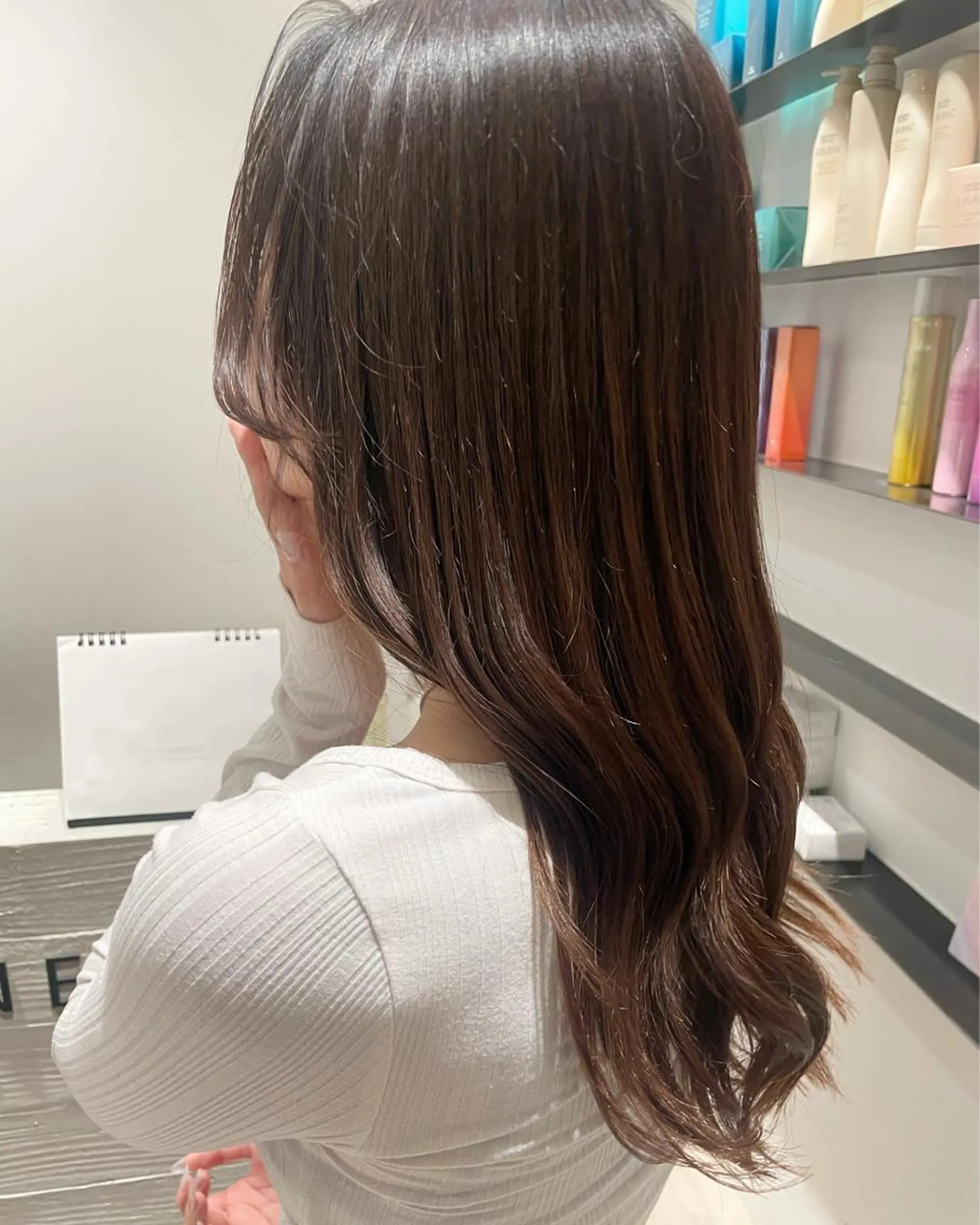 ロング NEST by chord （ネストバイコード）所属・🤍関根 朋香🤍のヘアスタイル