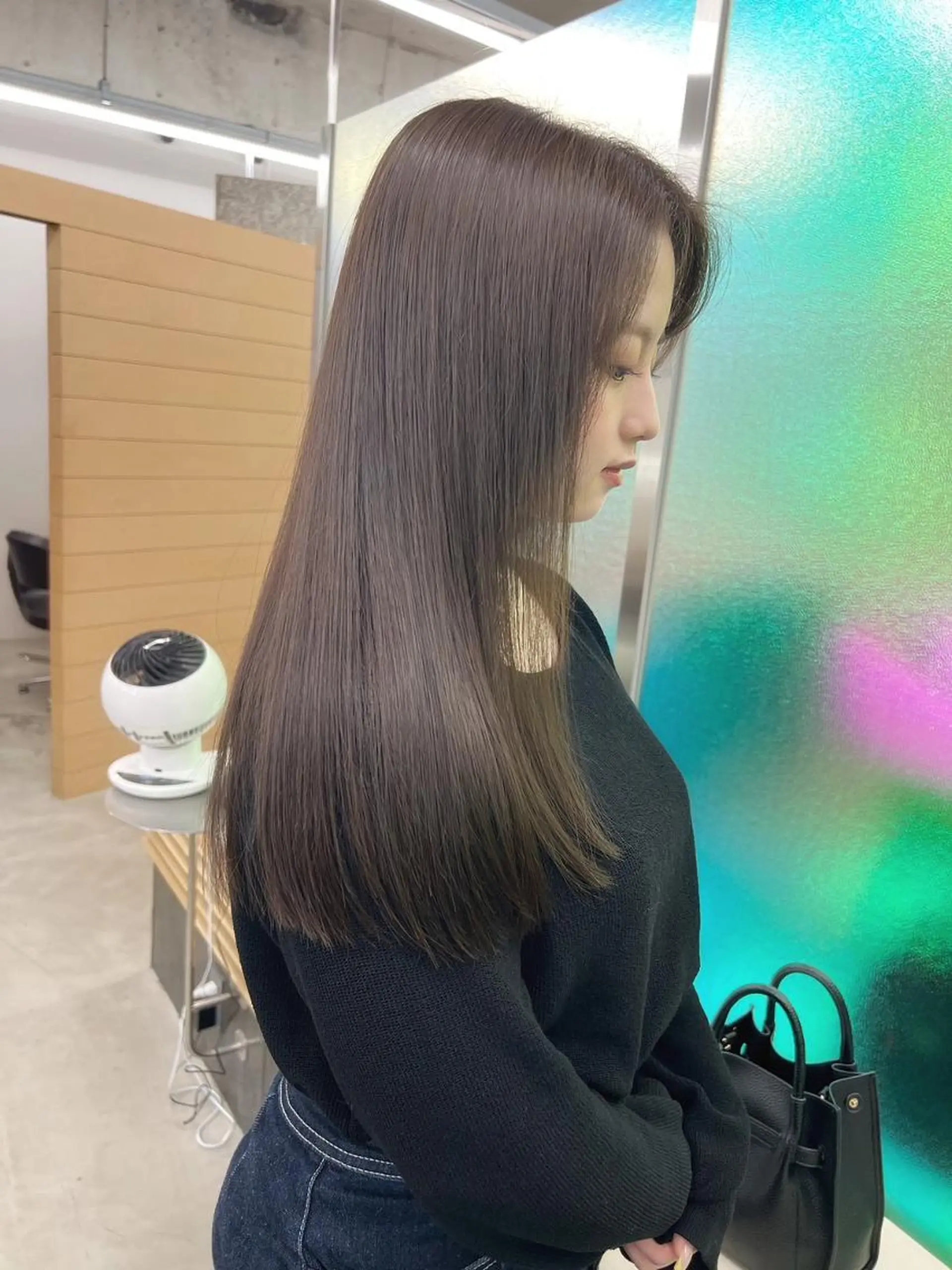 ミディアム カラー パーマ ヘアアレンジ ミディアムパーマ ベージュカラー ブリーチ ケアカラー イヤリングカラー カット トリートメント ヘッドスパ ヘアケア特化型サロン newi 京橋のヘアスタイル