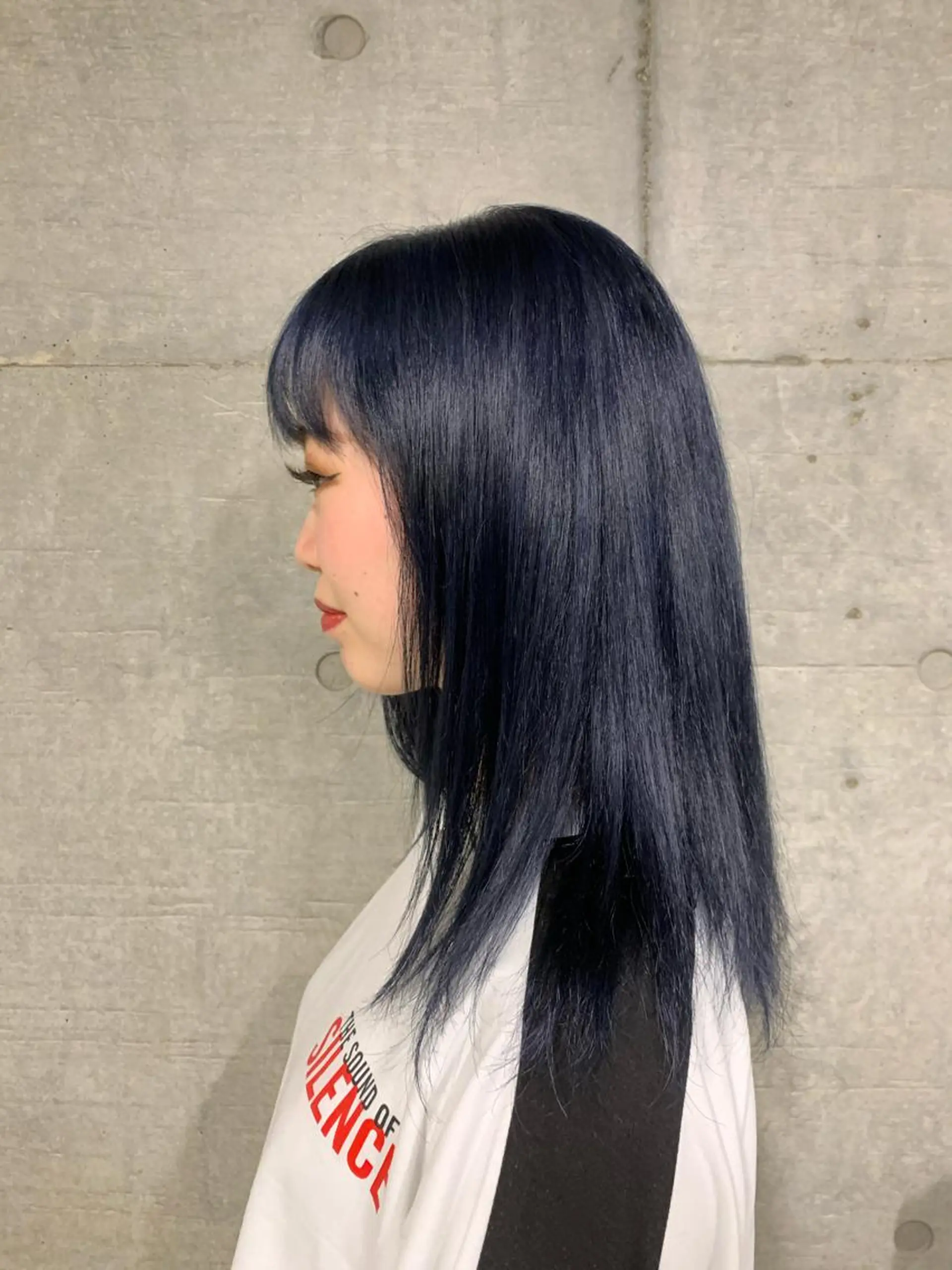 ロング カラー メンズ 黒髪 ブルーカラー ブルーブラック ブルージュ ネイビーカラー ヘアカラー トリートメント THE./ブリーチ 透感カラー/髪質改善のヘアスタイル
