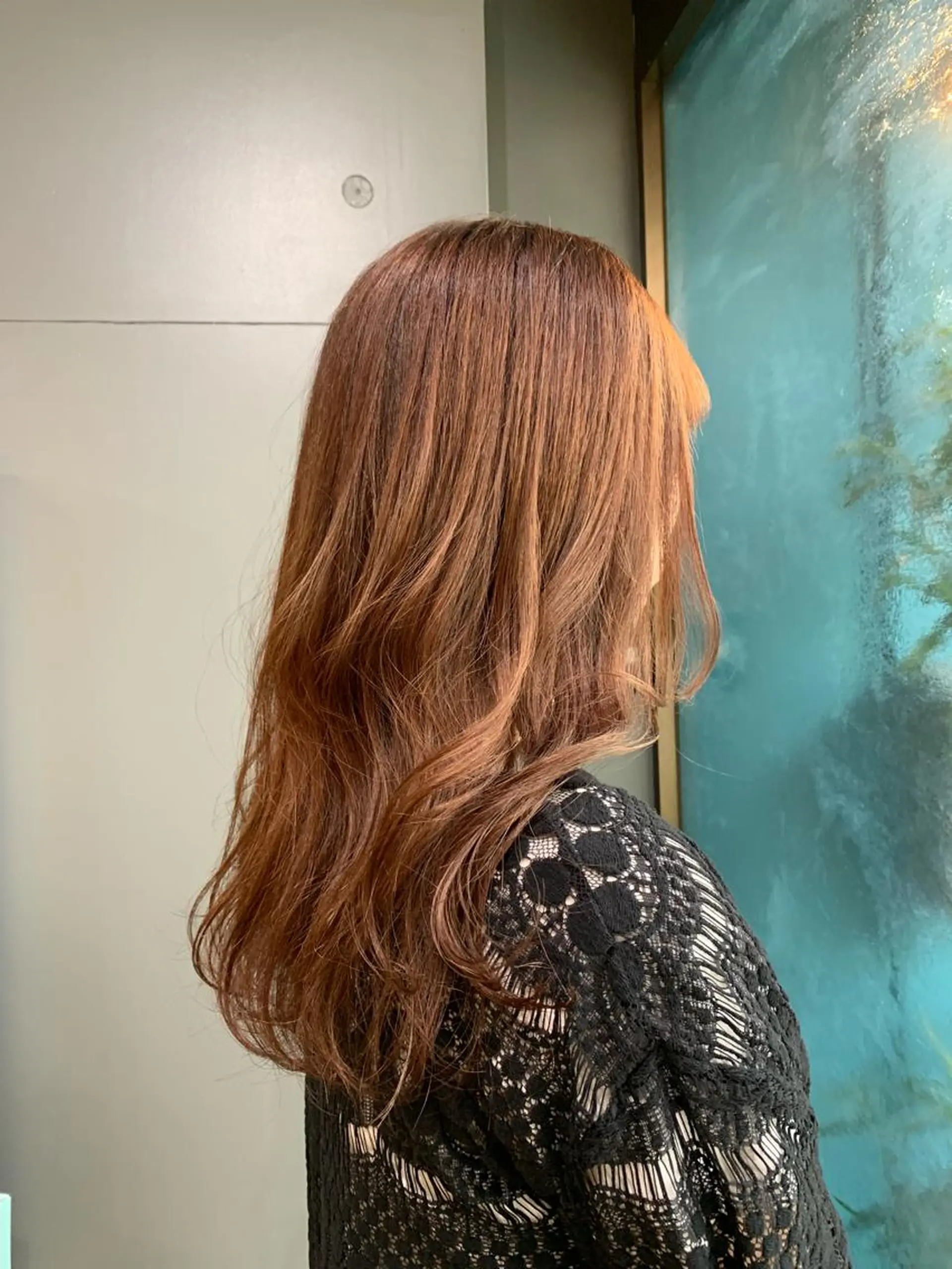 ロング カラー パーマ ヘアアレンジ ピンクカラー ピンクパープル パープルカラー ヘアカラー 佐藤 実咲のヘアスタイル