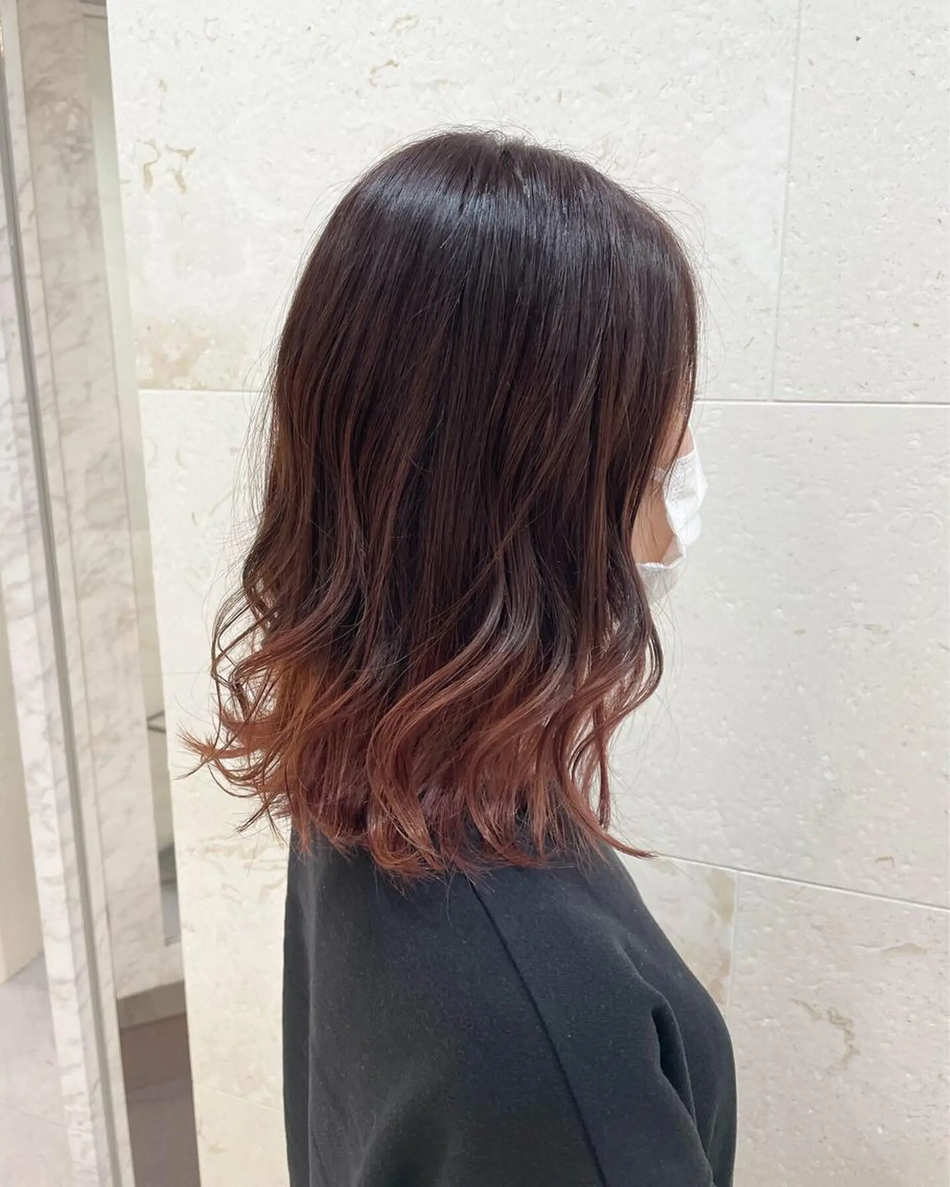 ミディアム カラー グラデーションカラー ピンクカラー 斉藤 貴也のヘアスタイル