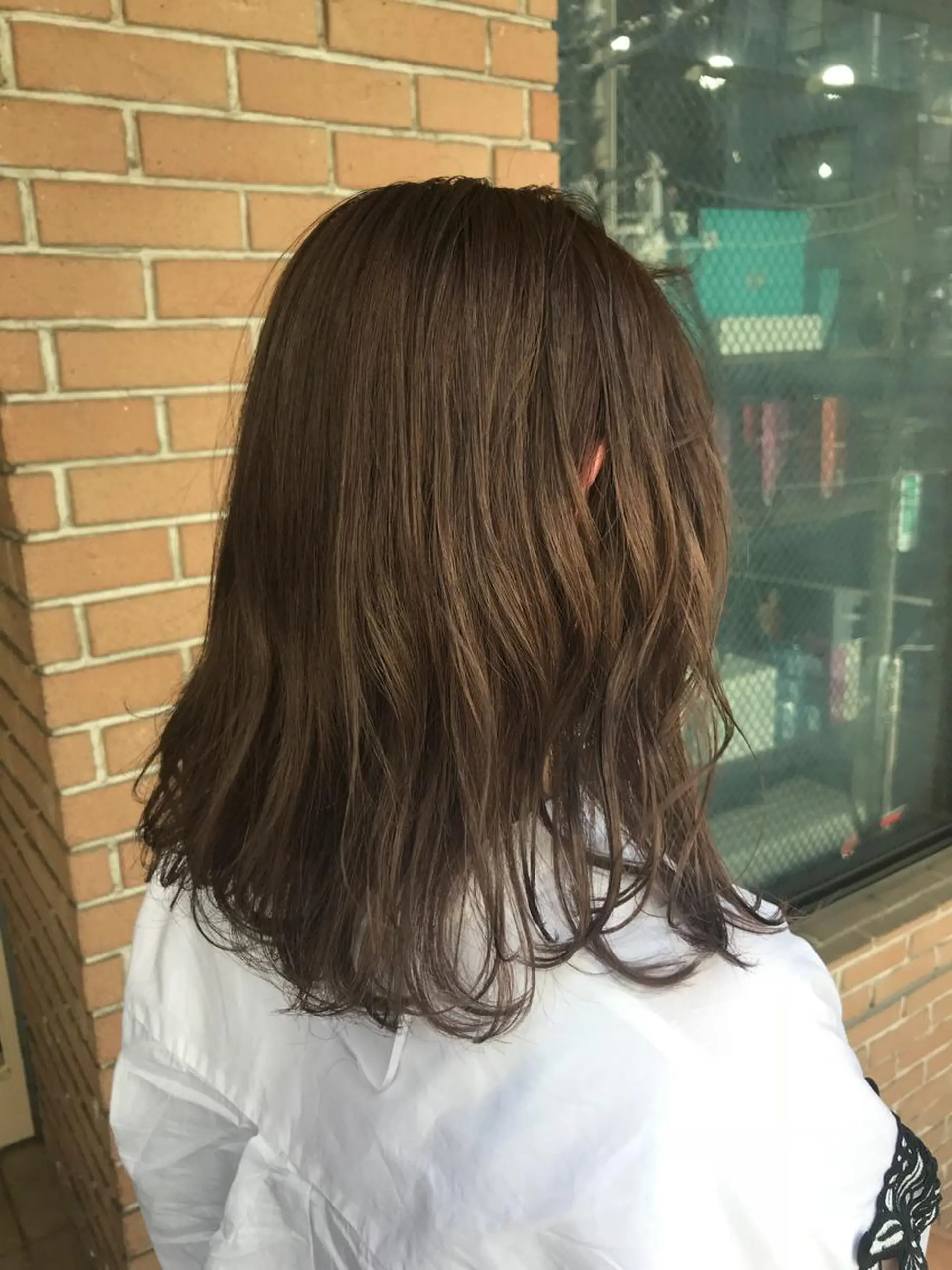 ミディアム カラー パーマ ヘアアレンジ メンズ キッズ ネイル マツエク・マツパ ベージュカラー モカベージュ サロンドミルク 原宿のヘアスタイル