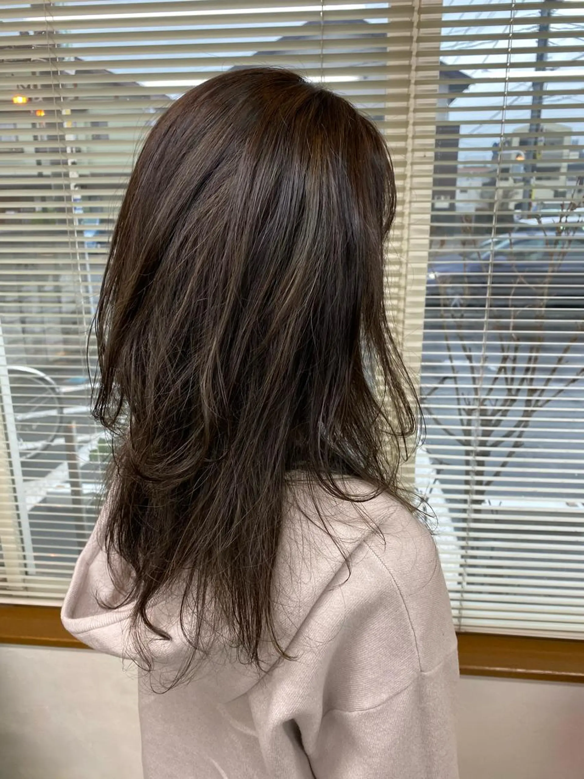 ロング ハイライト ヘアカラー トリートメント 永沼 真依のヘアスタイル