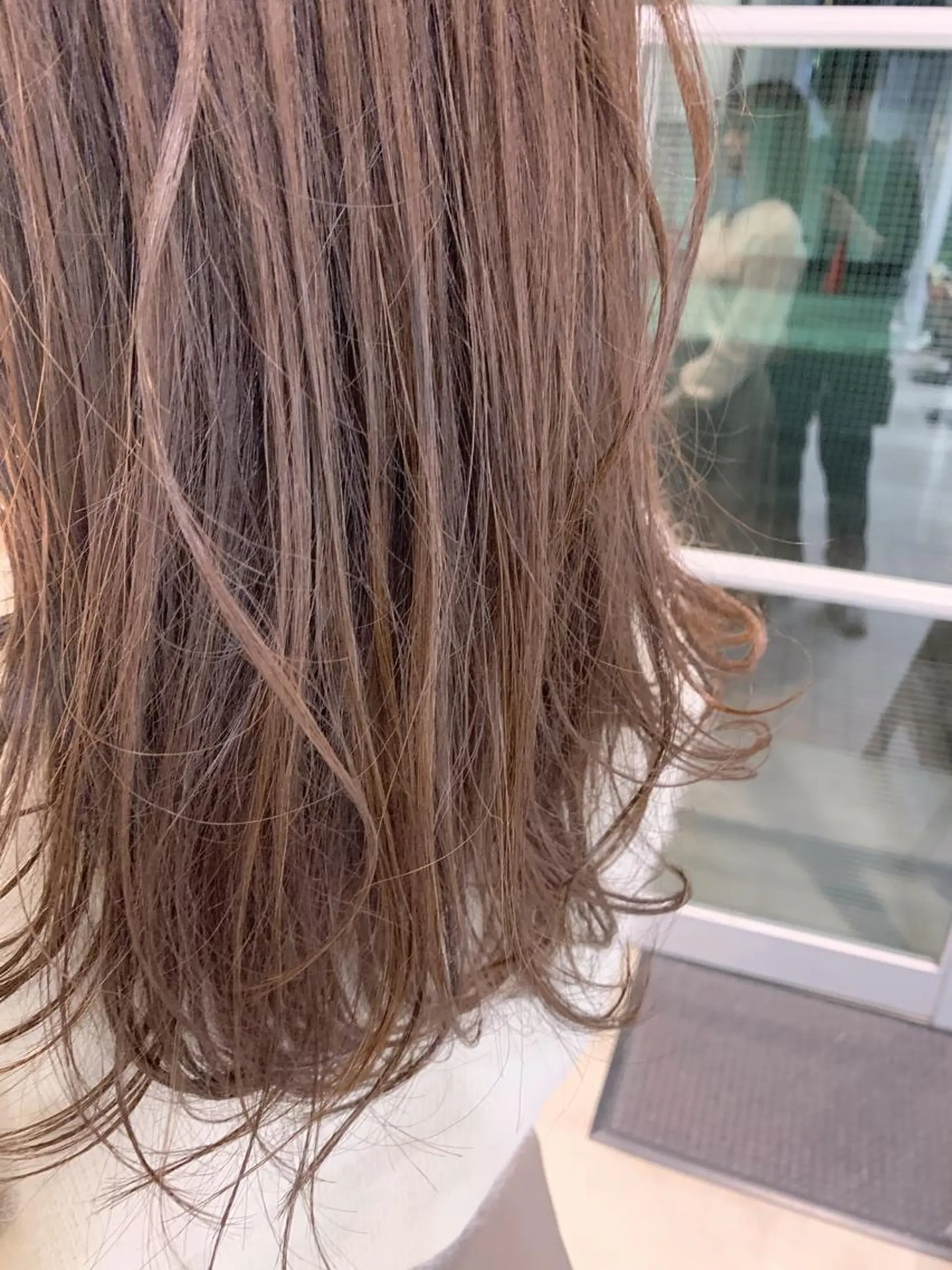 カラー ブリーチ ブリーチなしカラー 鈴木 真司のヘアスタイル