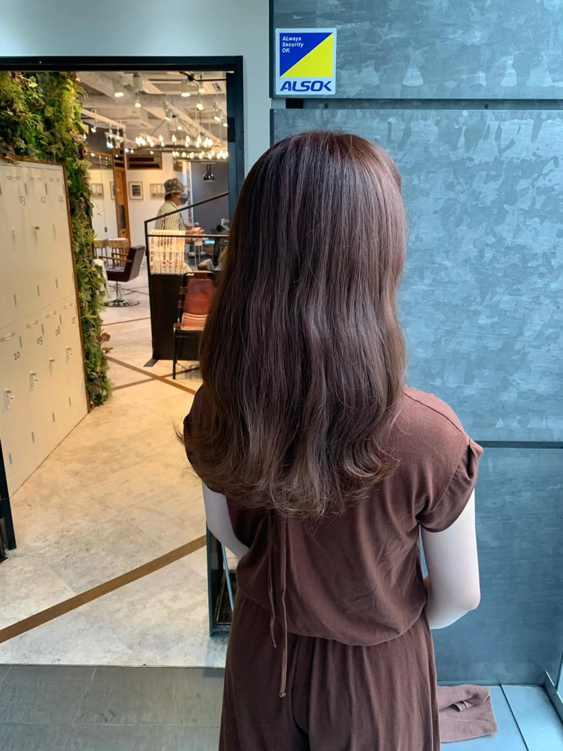 ロング カラー ベージュカラー オレンジ オレンジベージュ カット ヘアカラー トリートメント aguhair jour所属・髪質改善/白髪ぼかし KENTAのヘアスタイル