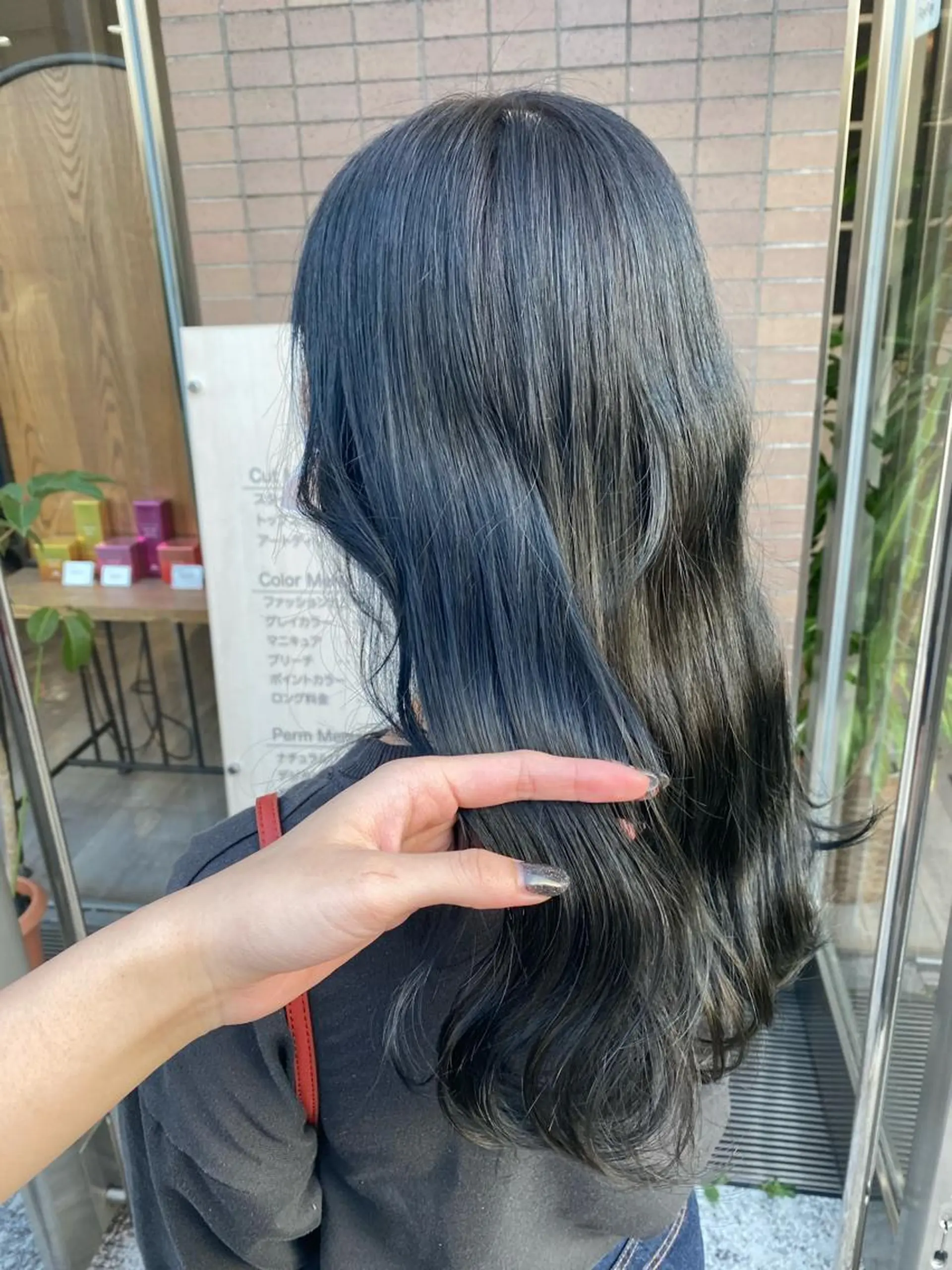 ミディアム ELEN 新百合ヶ丘のヘアスタイル