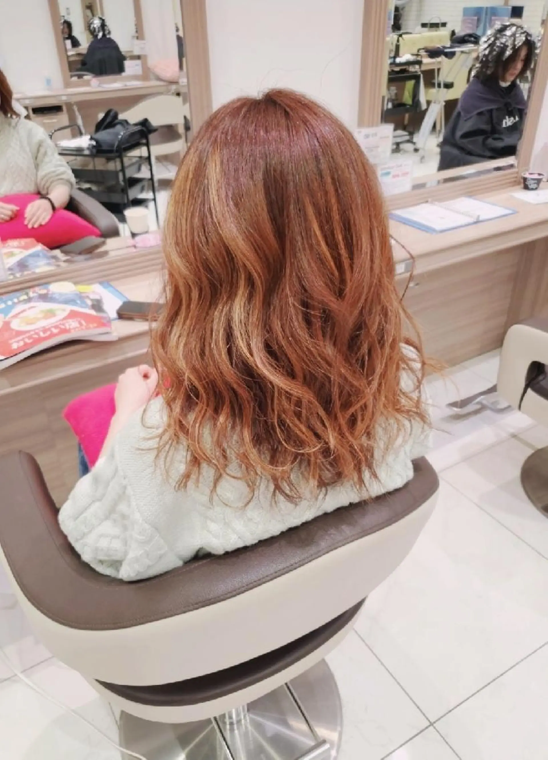 ミディアム カラー ベージュカラー ブリーチ ハイライトカラー オレンジ オレンジベージュ 中村 和貴のヘアスタイル
