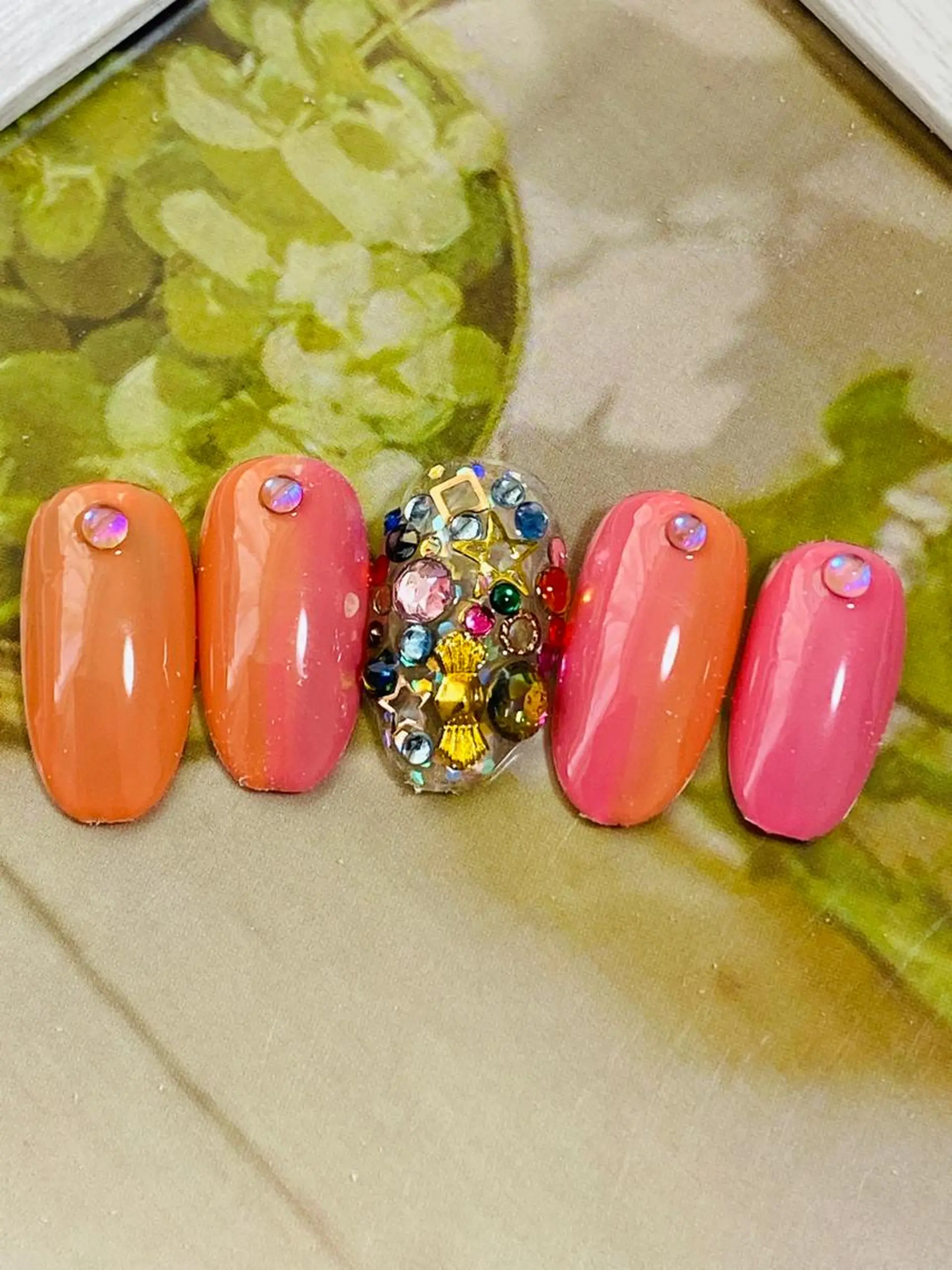 ネイル ストーンネイル 自宅ネイルサロン ♦️nuance♦️のネイルデザイン