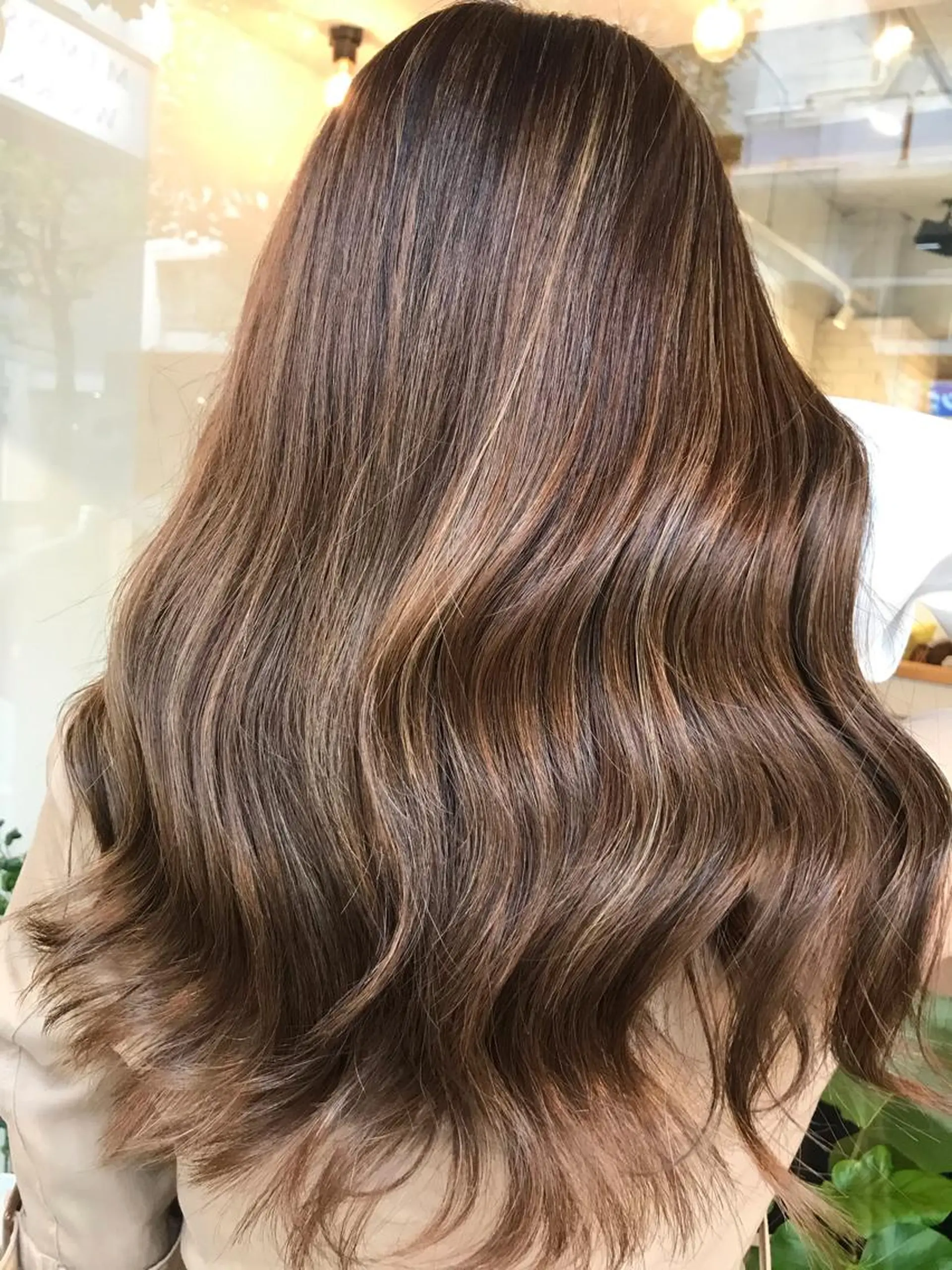 セミロング ハイライト 渋谷 ミモザワークス タニグチヨシユキのヘアスタイル