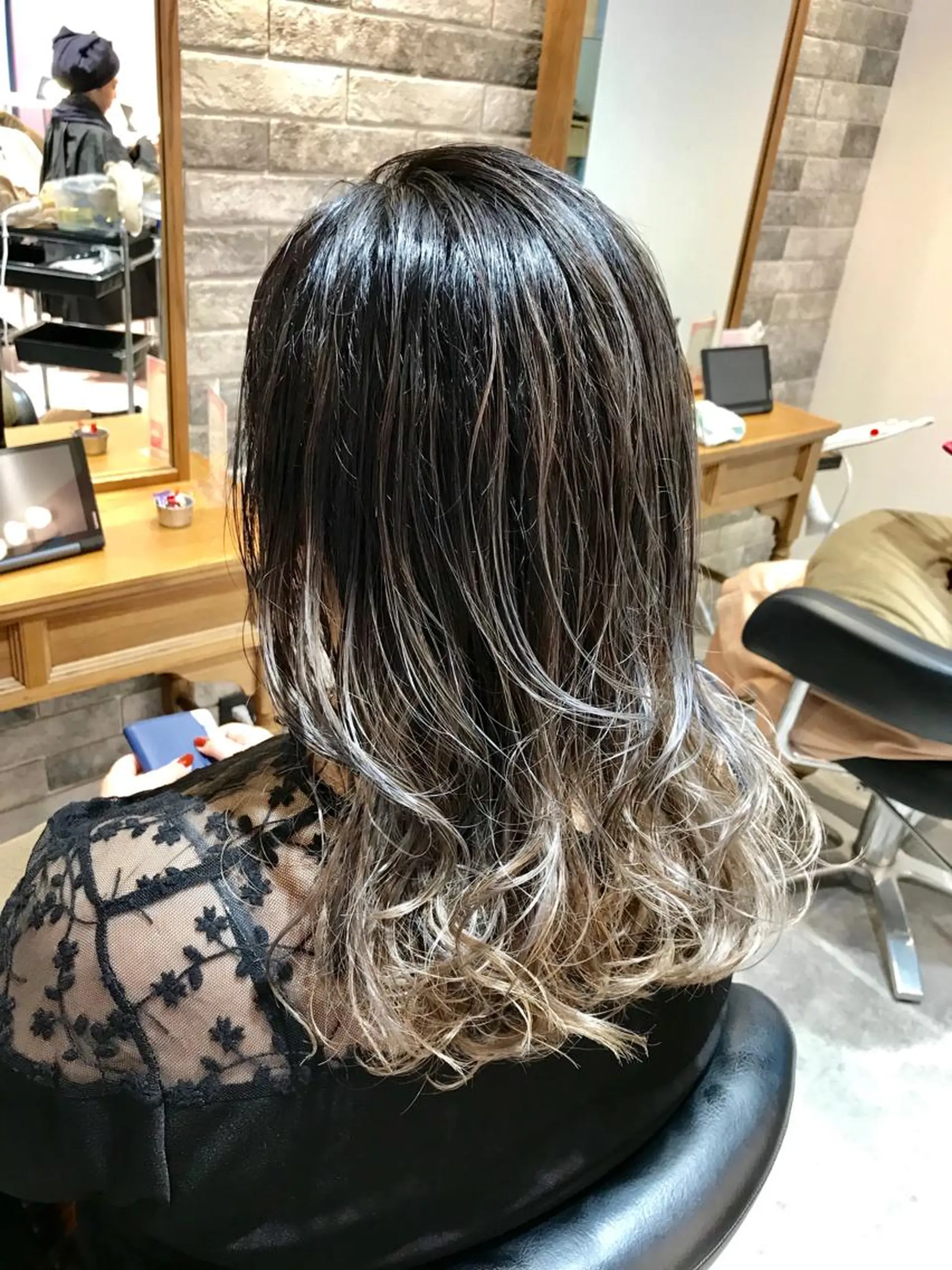 セミロング レイヤーカット ヘアカラー トリートメント 所渉/韓国レイヤー /ウルフカットのヘアスタイル