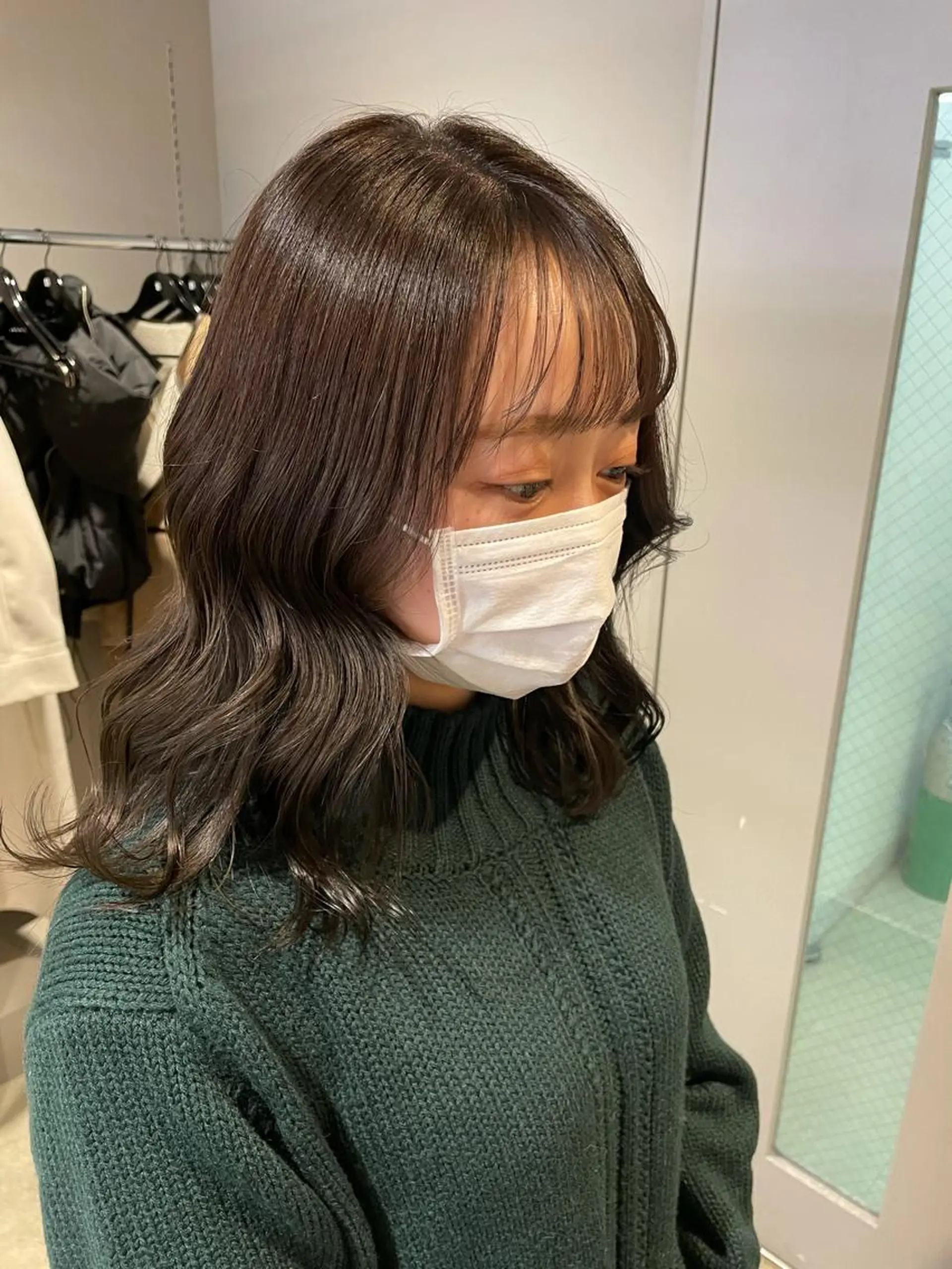 ミディアム カラー カット ヘアカラー トリートメント ヘッドスパ ヘアセット 韓国レイヤー ハッシュカットのヘアスタイル