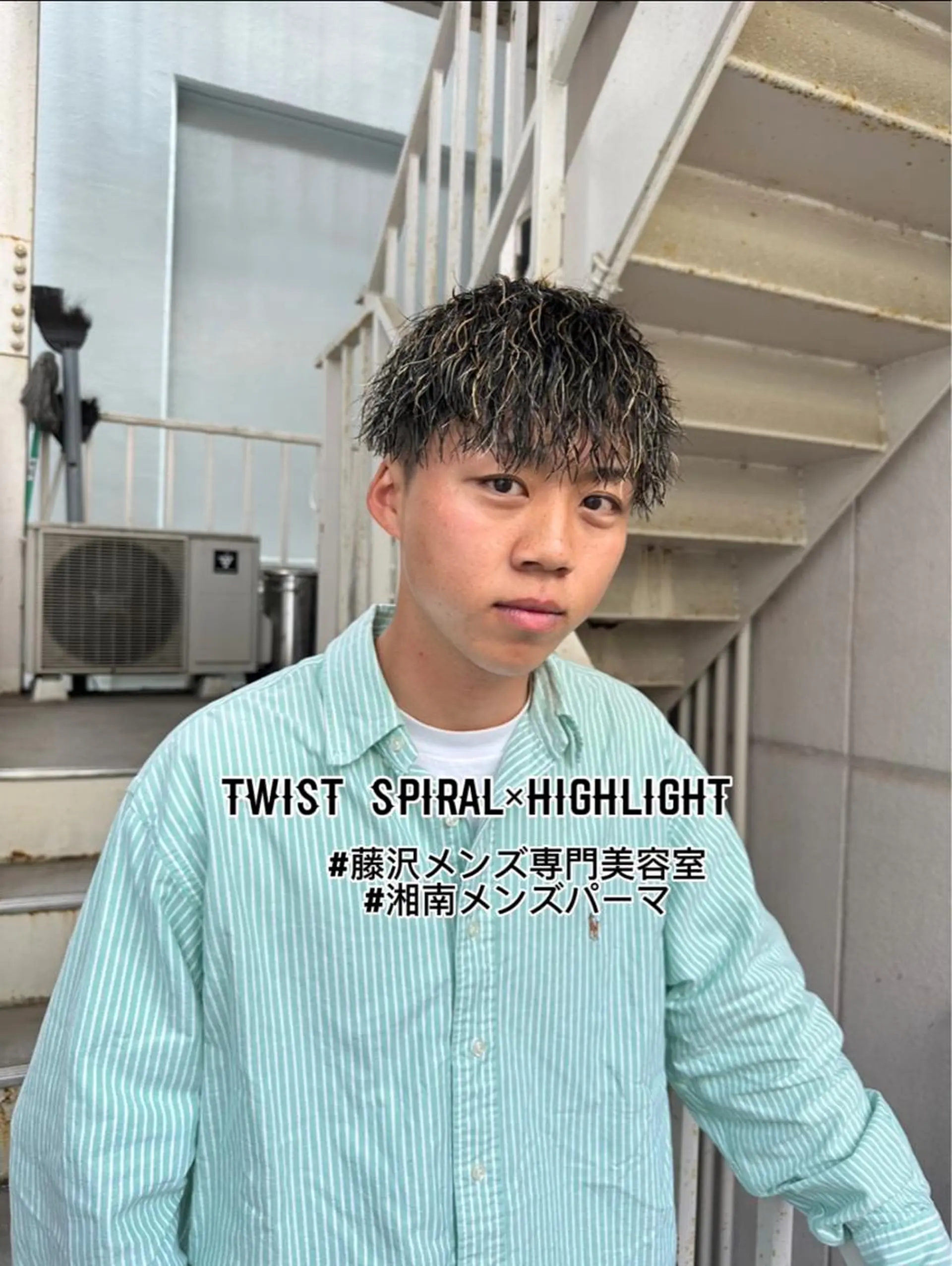 セミロング パーマ メンズ メンズパーマ セミロングパーマ ヘアカラー パーマ パーマ職人 渡邊　優雅のヘアスタイル