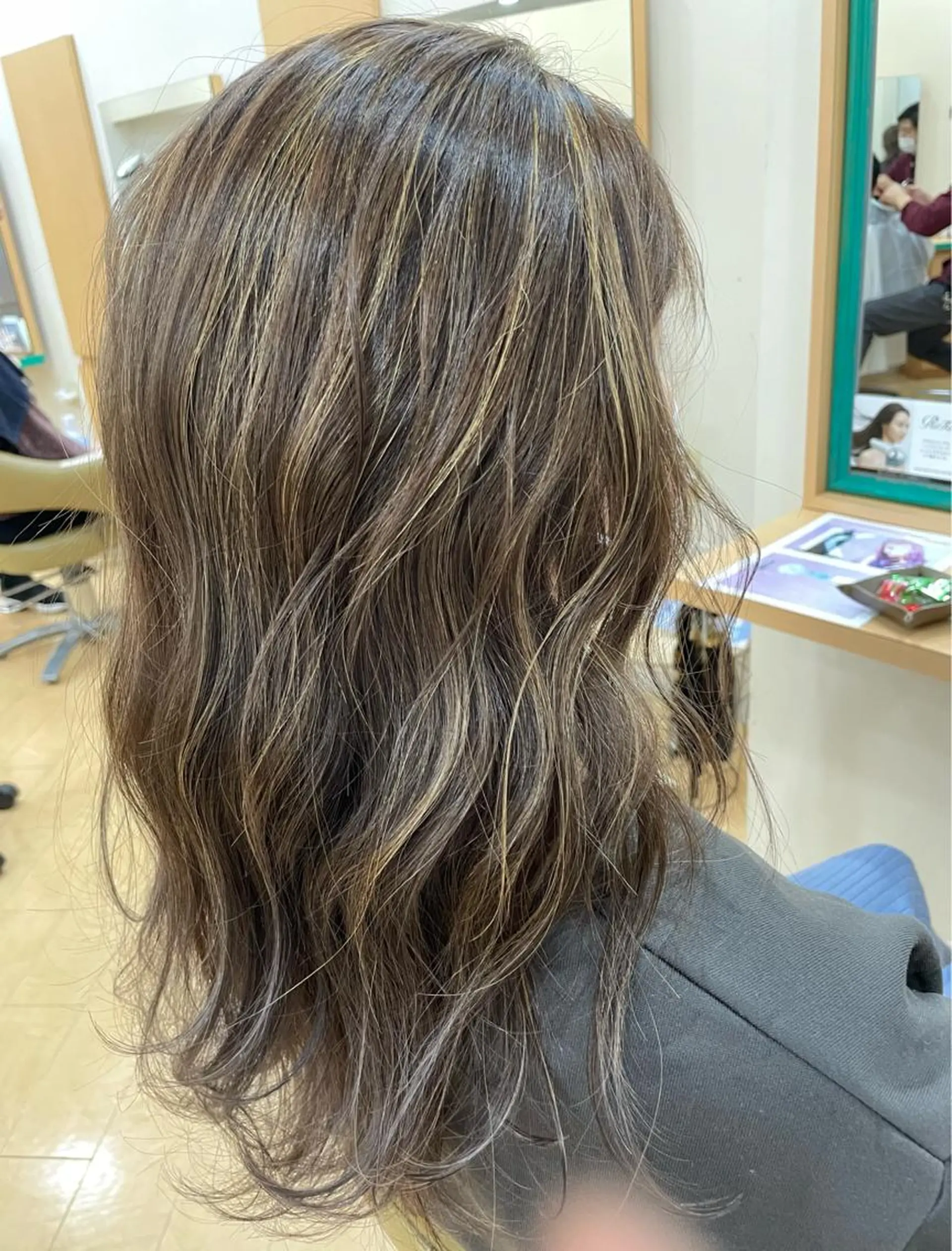 ロング 福原 亜祐美のヘアスタイル