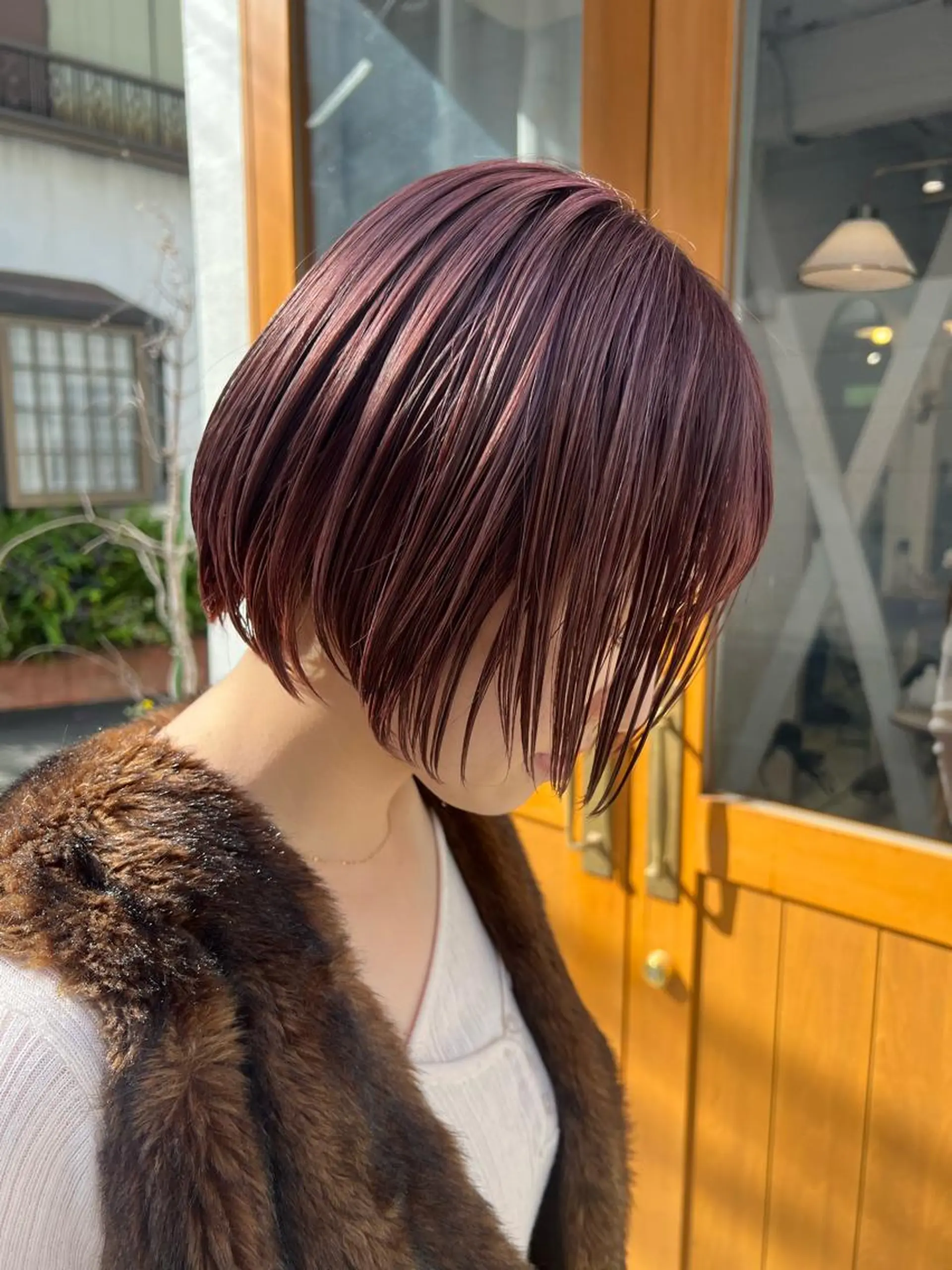 ショート カラー カシス ピンクカラー カット ヘアカラー トリートメント 色素薄めカラー❤︎ chihiroのヘアスタイル