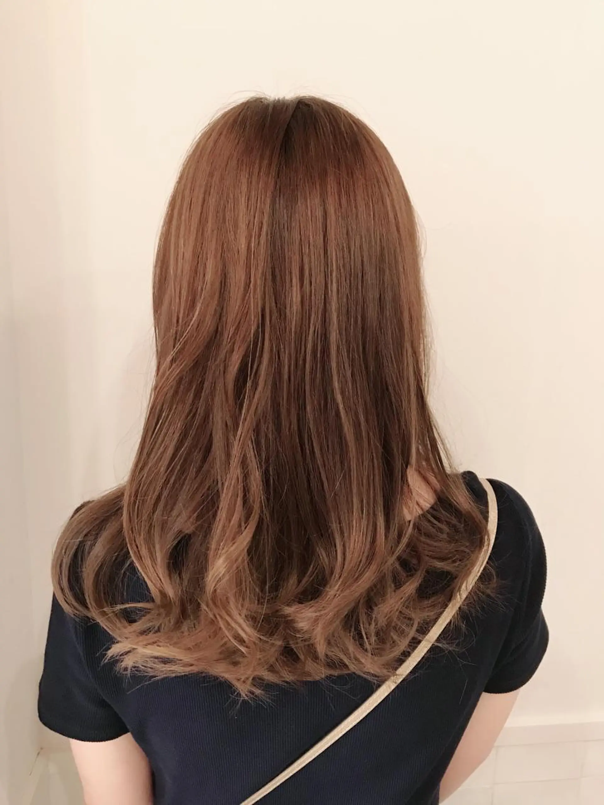 セミロング カラー ベージュカラー トリートメント 切りっぱなしボブ ソノキユウカのヘアスタイル