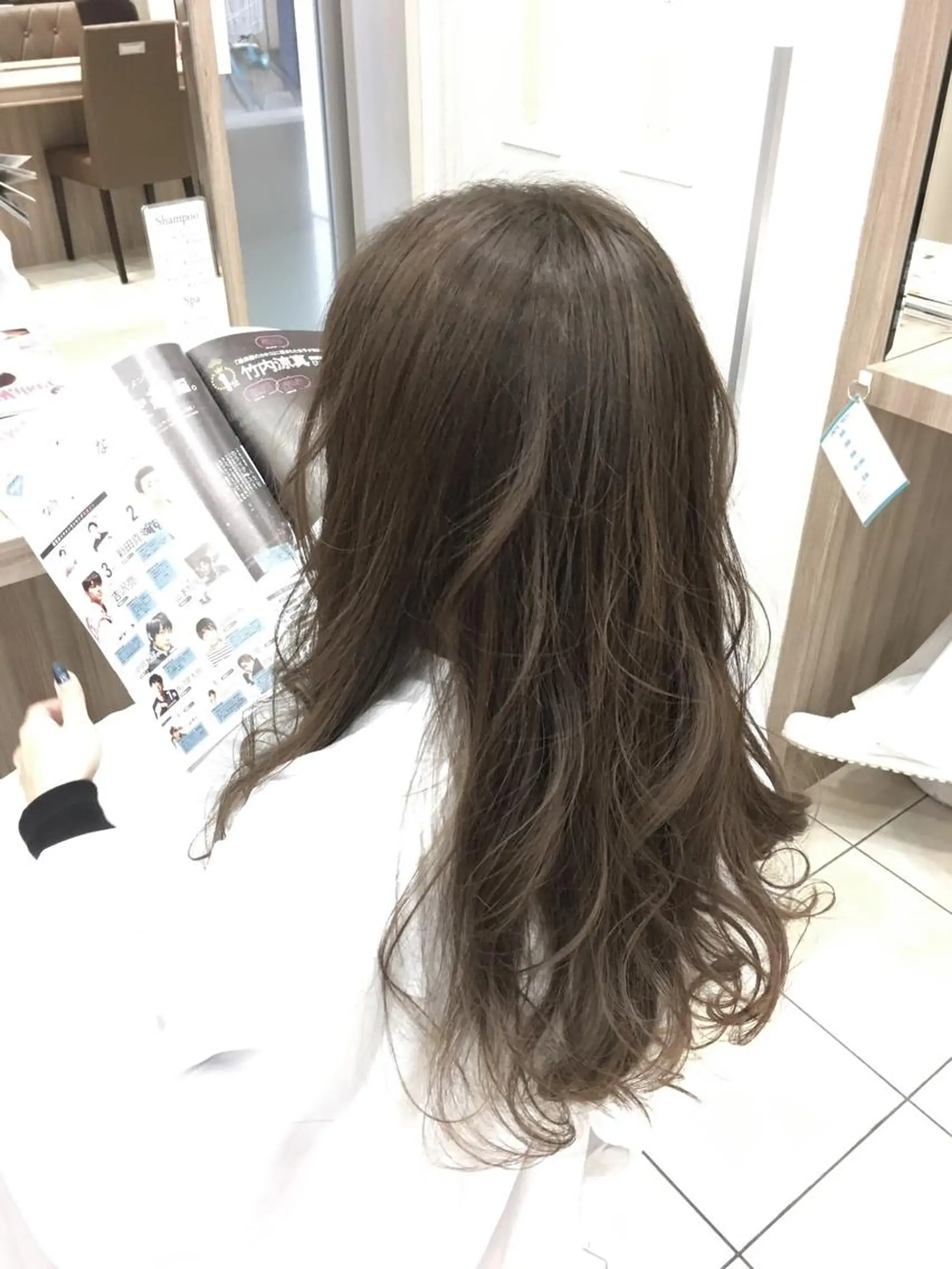 ロング カラー イルミナカラー カット ヘアカラー トリートメント 小島 仁美のヘアスタイル