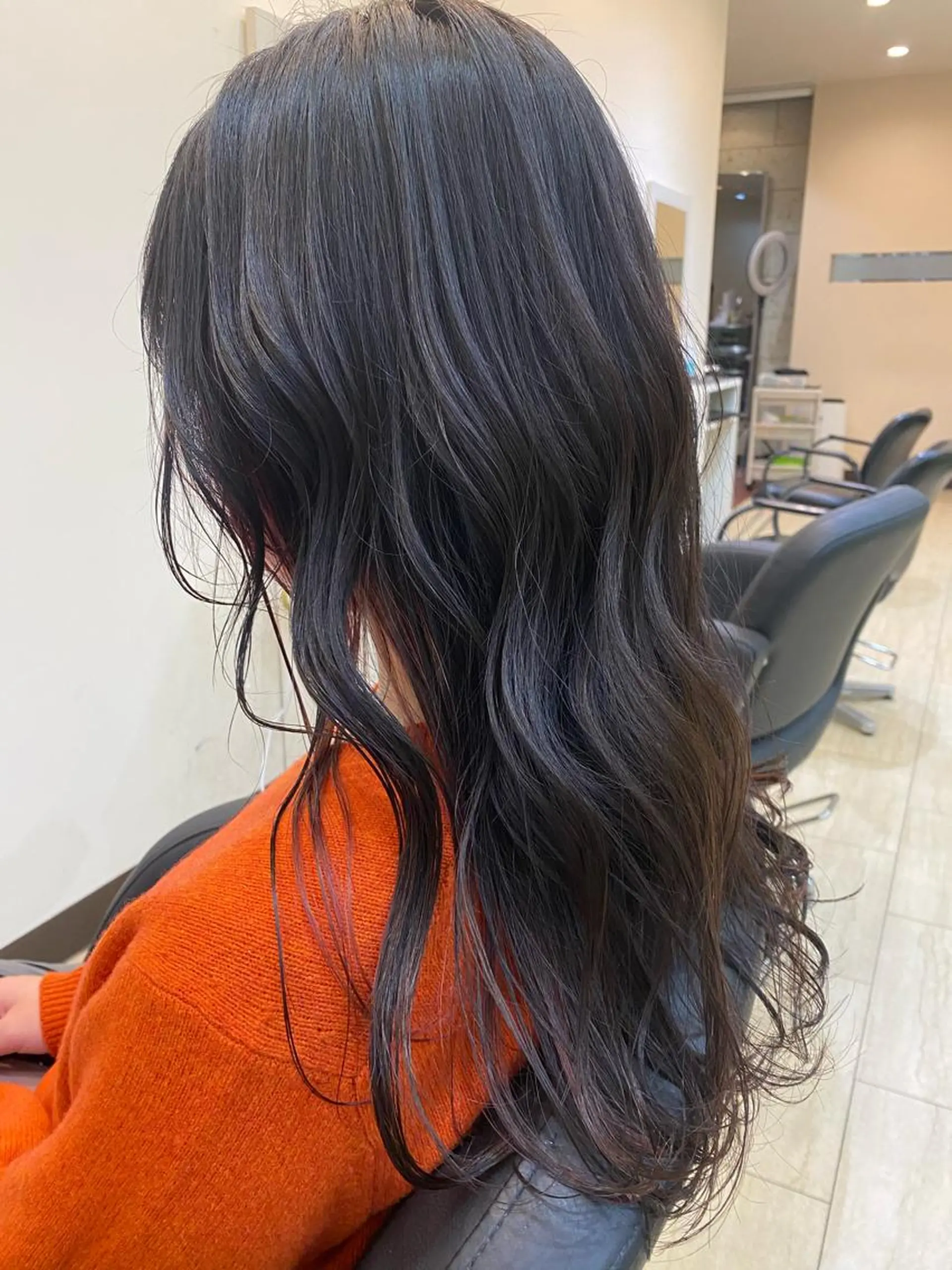 セミロング アッシュ アッシュグレー カット ヘアカラー トリートメント wa daのヘアスタイル