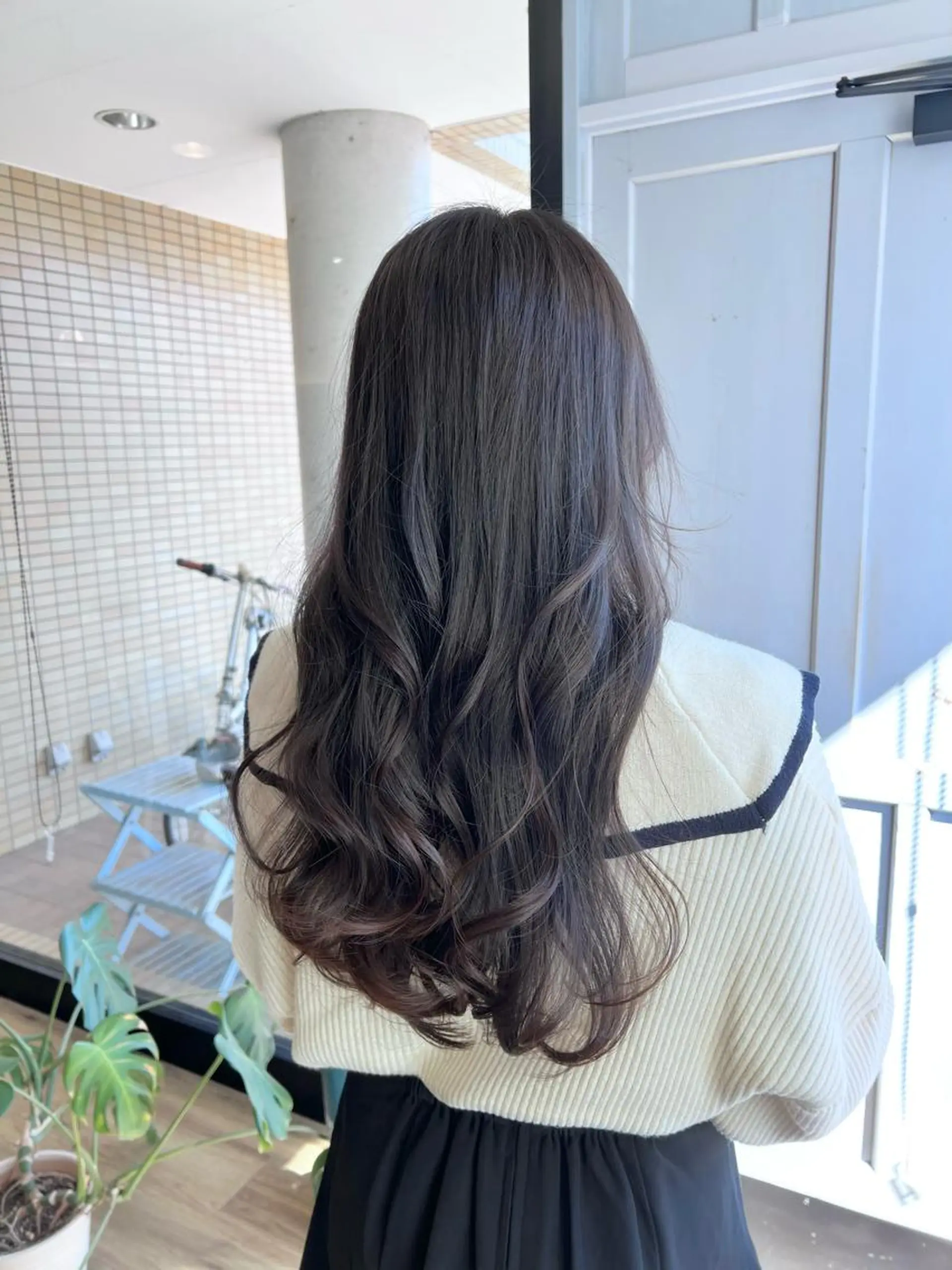 ロング カラー アッシュ ヘアカラー トリートメント ツキダテ ユイのヘアスタイル