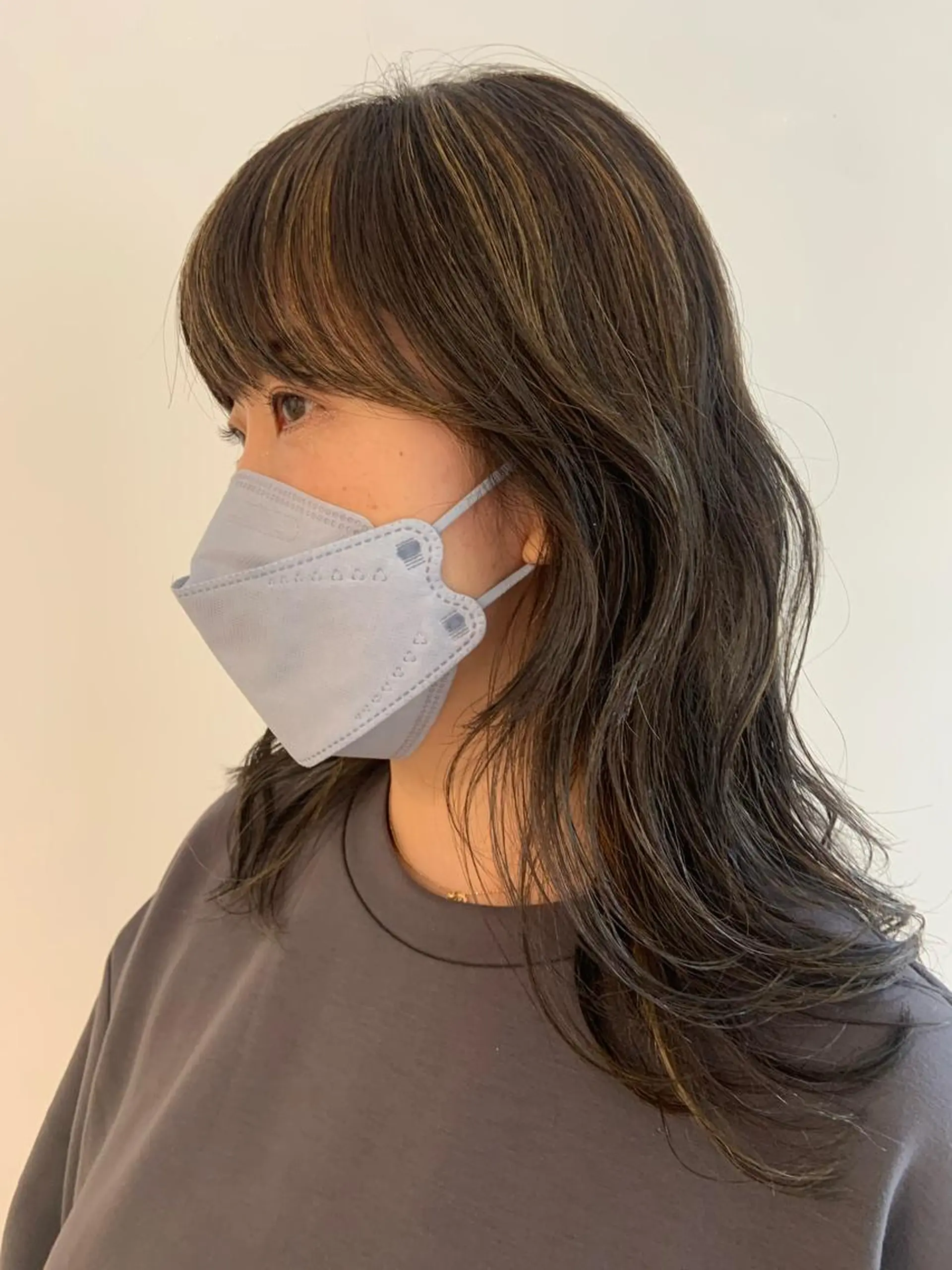 ロング カラー アッシュ アッシュグレー アッシュグレージュ グレージュ ハイライトカラー UNU【ユヌ】所属・*UNU* RICOのヘアスタイル