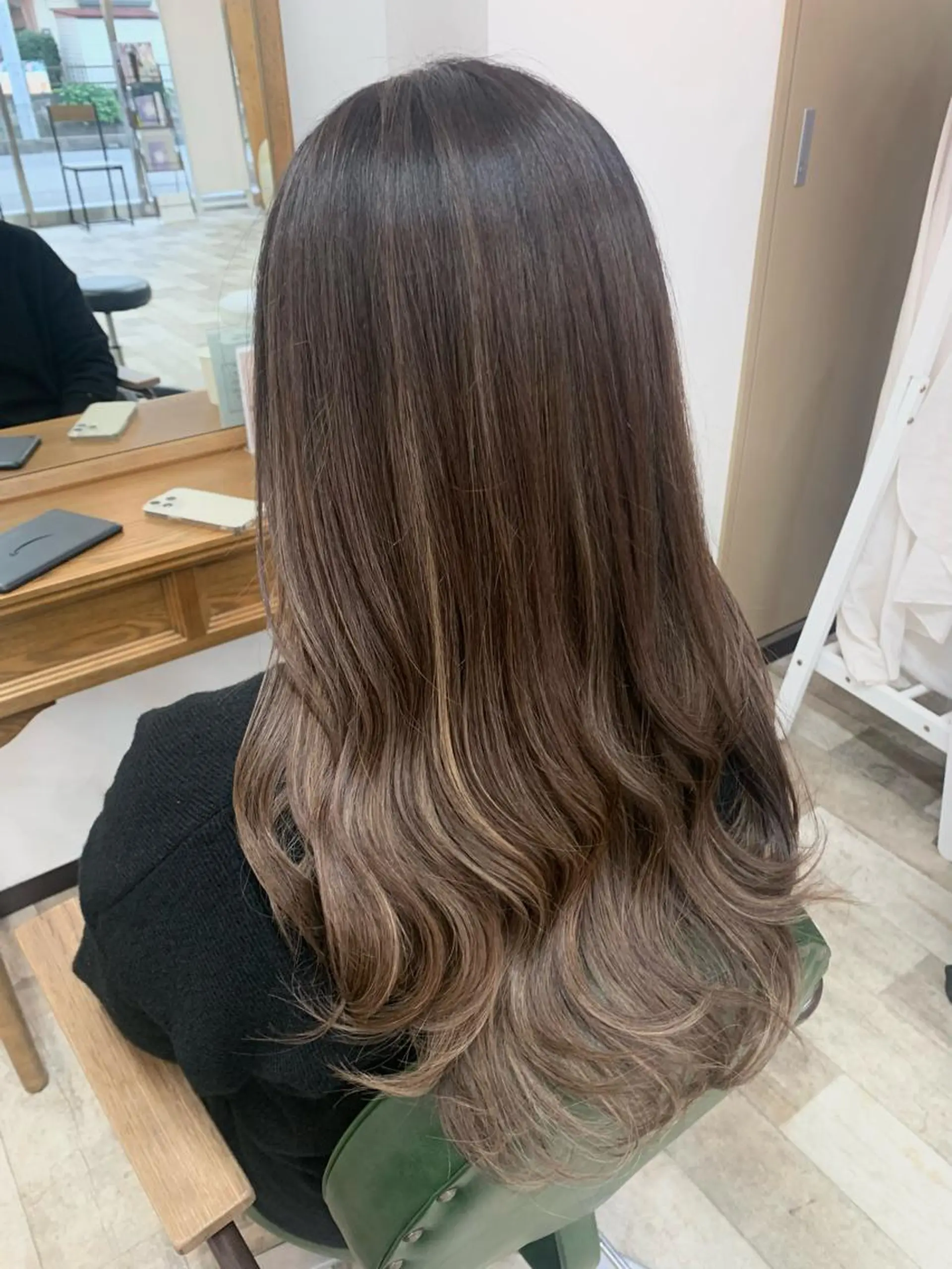 ロング K NATSUMIのヘアスタイル